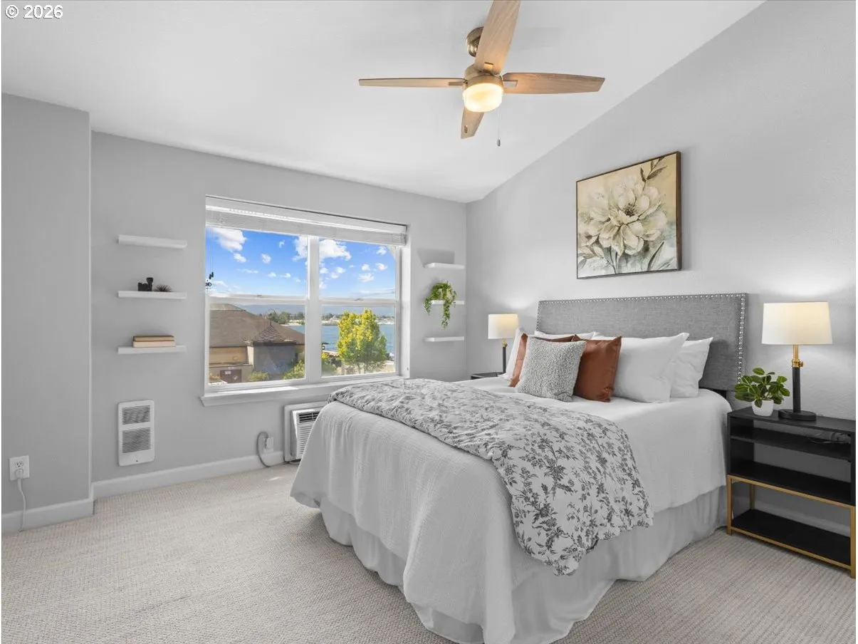Bedroom, Primary