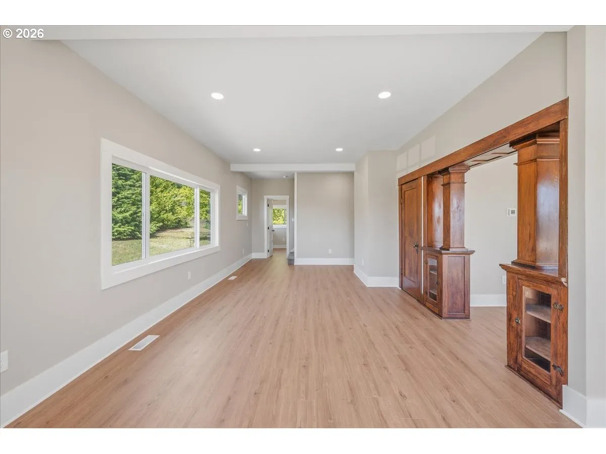 Living Room-Built-In Shelving