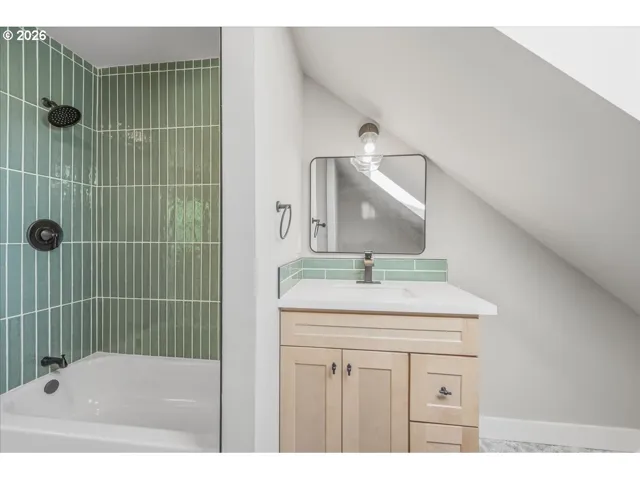 Bathroom-Upper