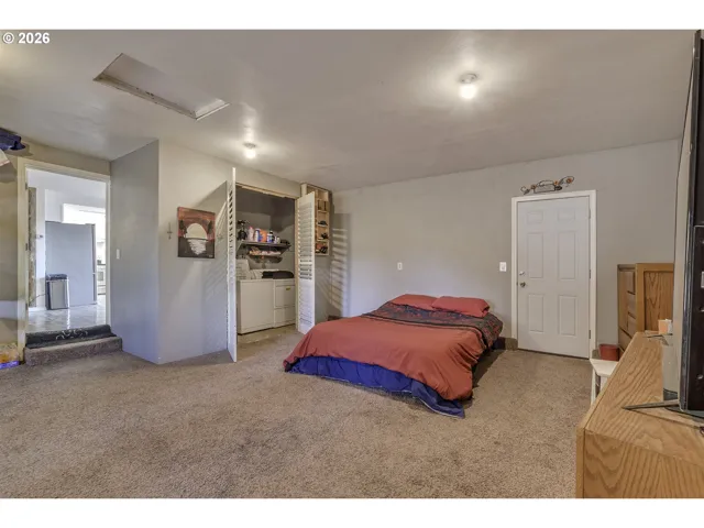 Laundry-Garage