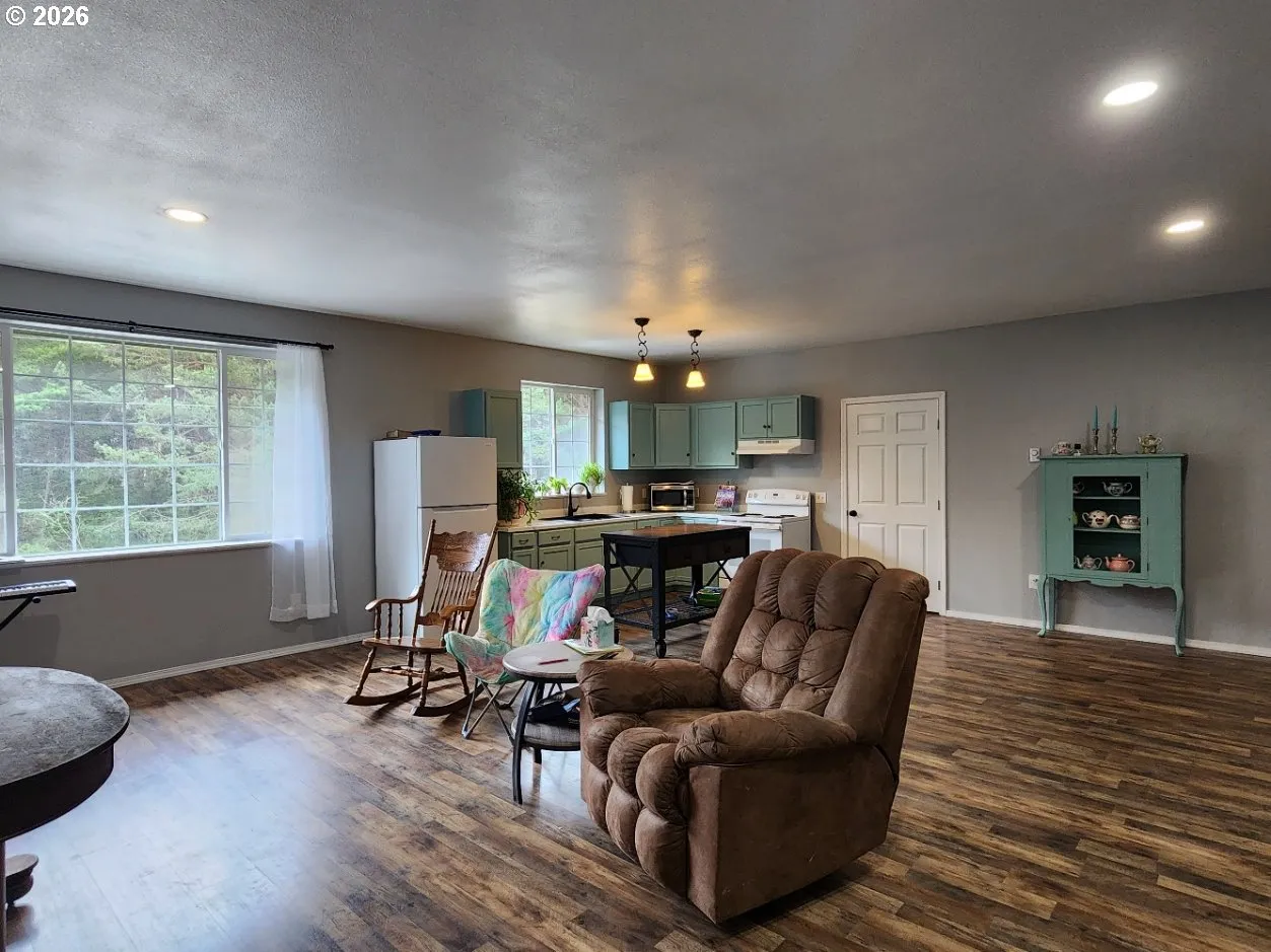 Family Room-Upper