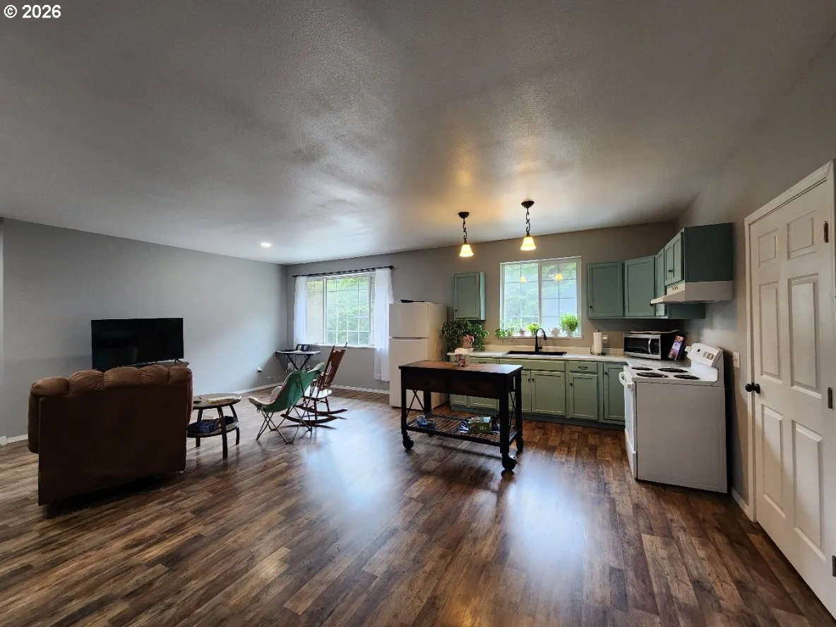 Family Room-Upper