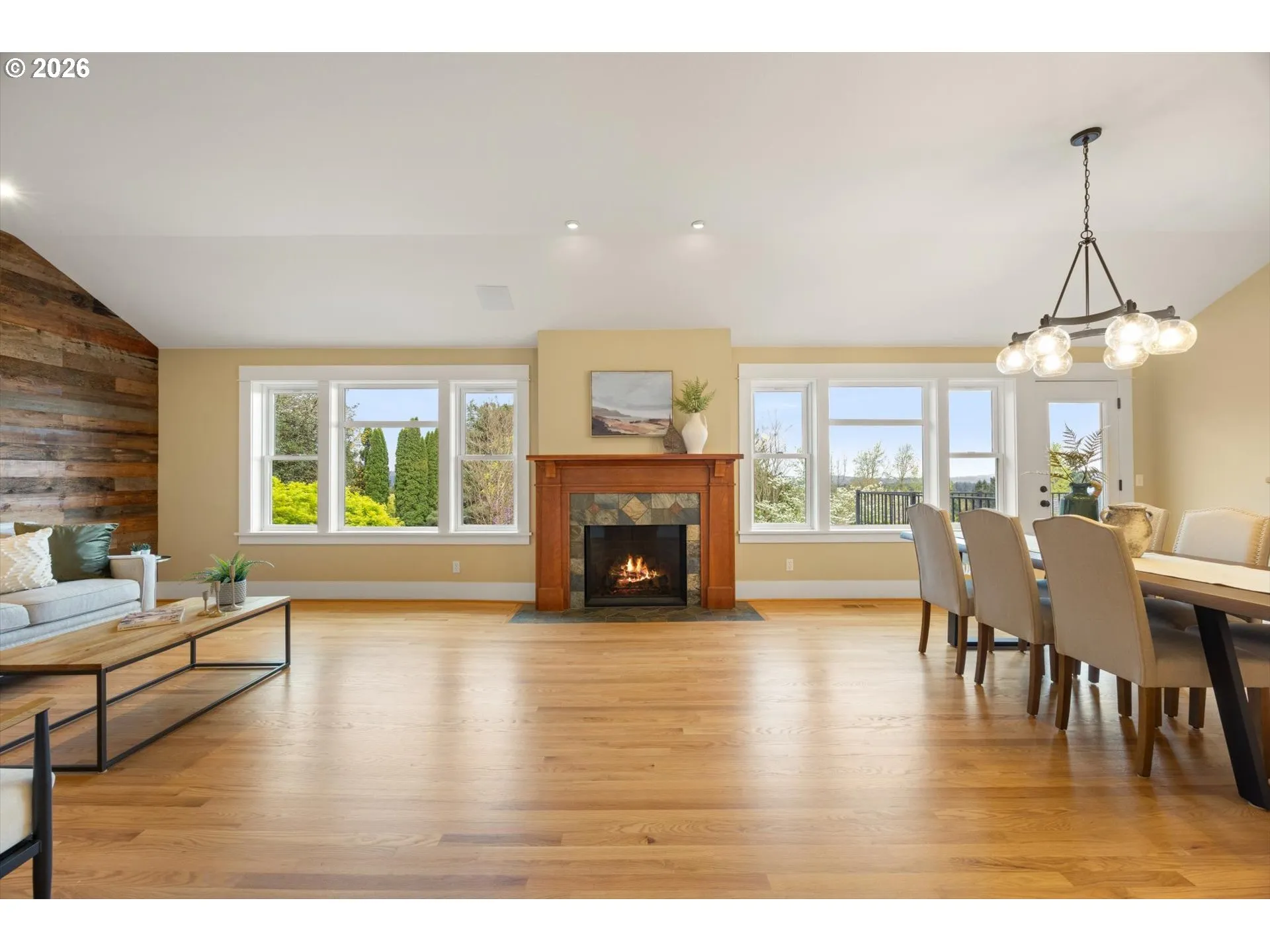 Living Room-Fireplace