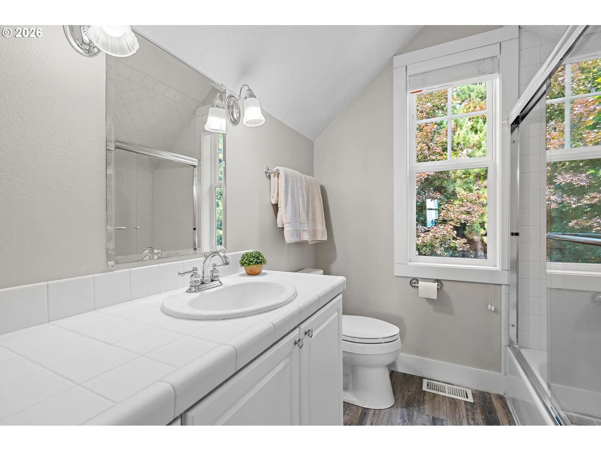 Bathroom, Attached