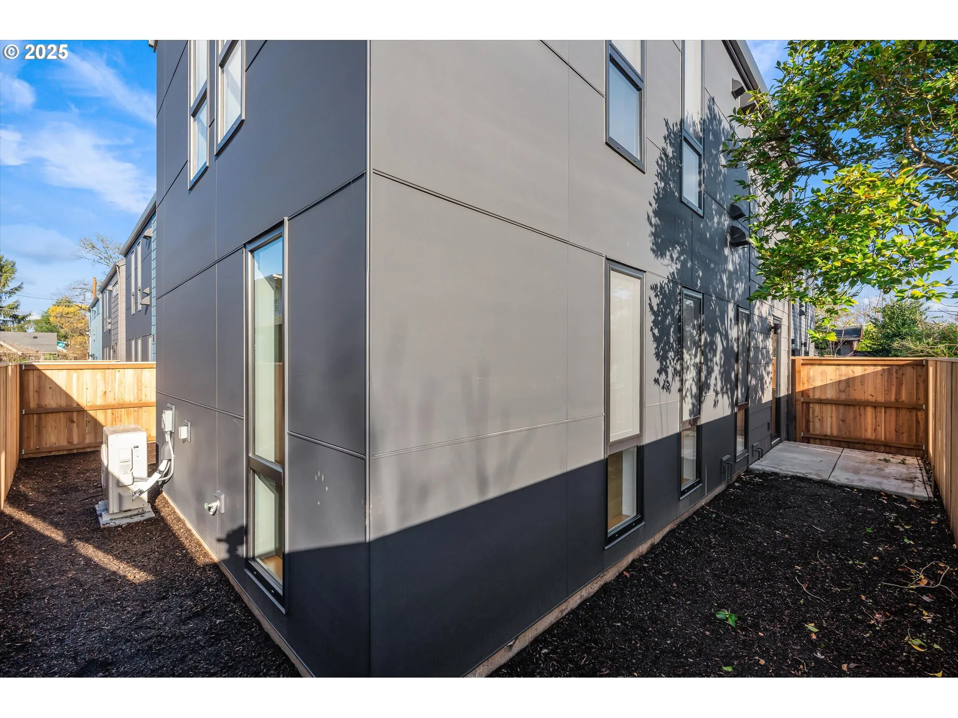 Yard-Back