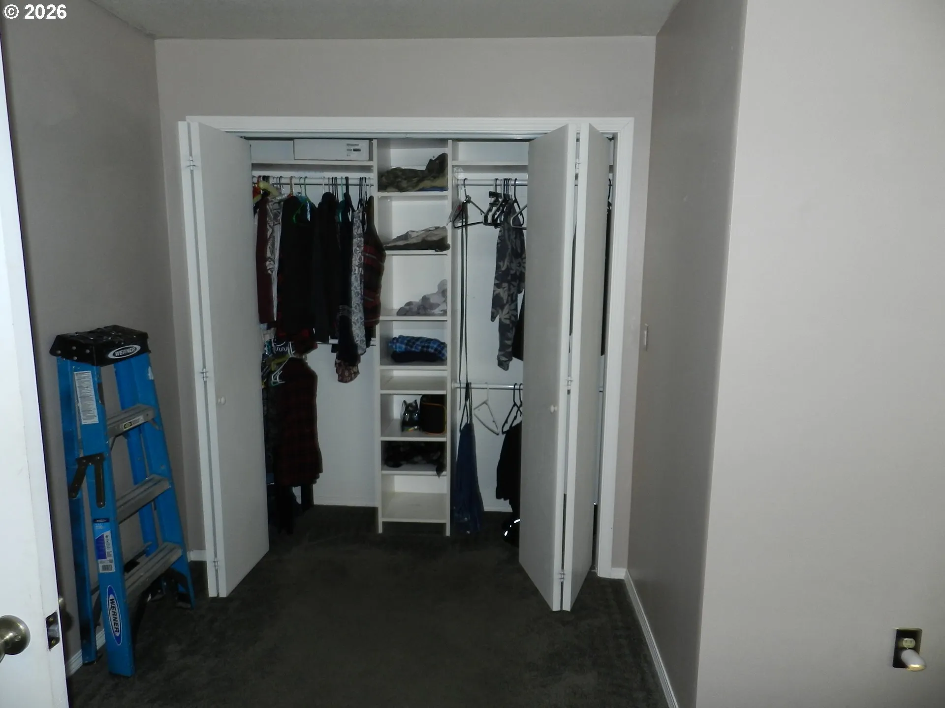 Bedroom, Primary