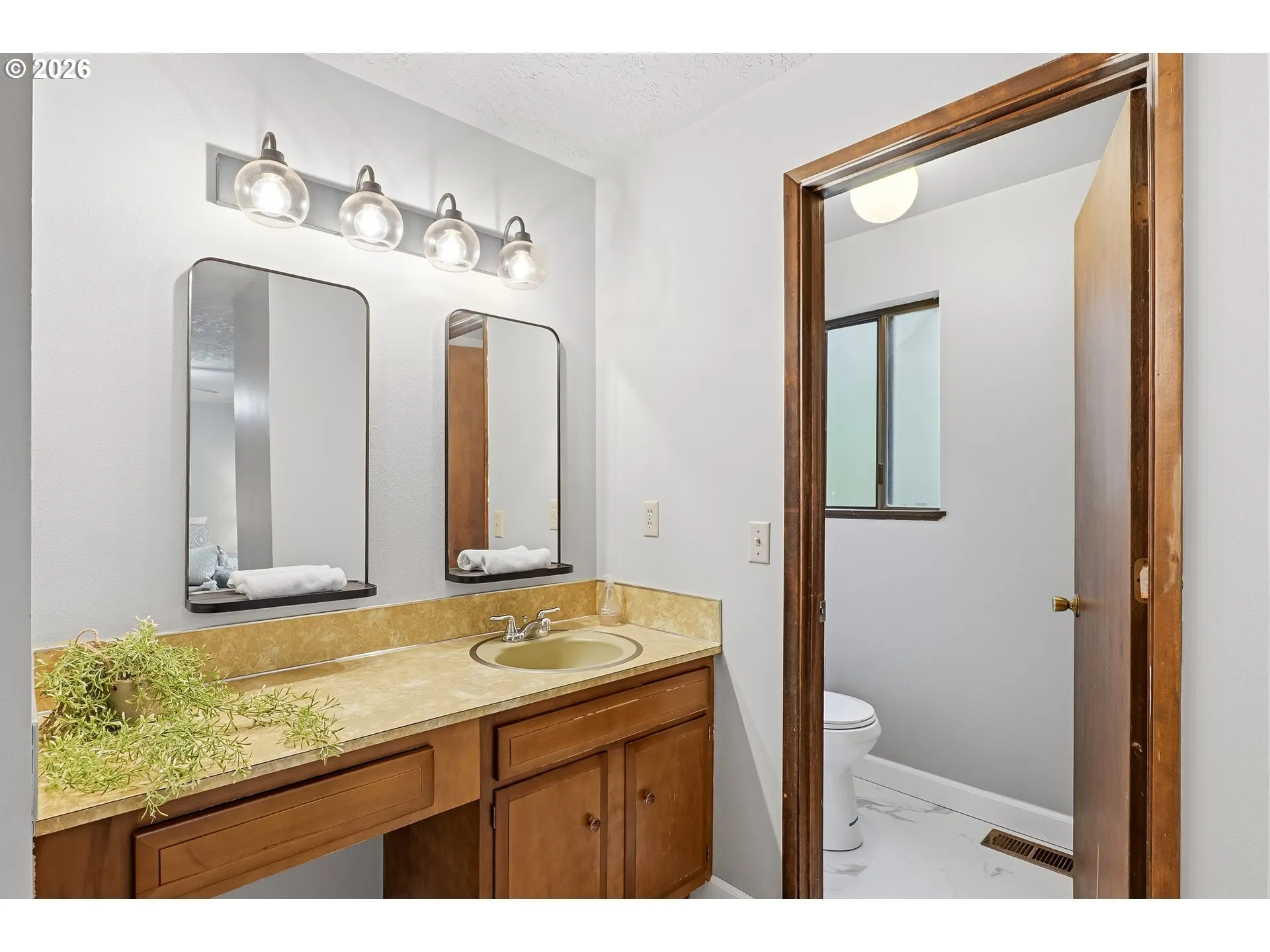 Bathroom, Attached