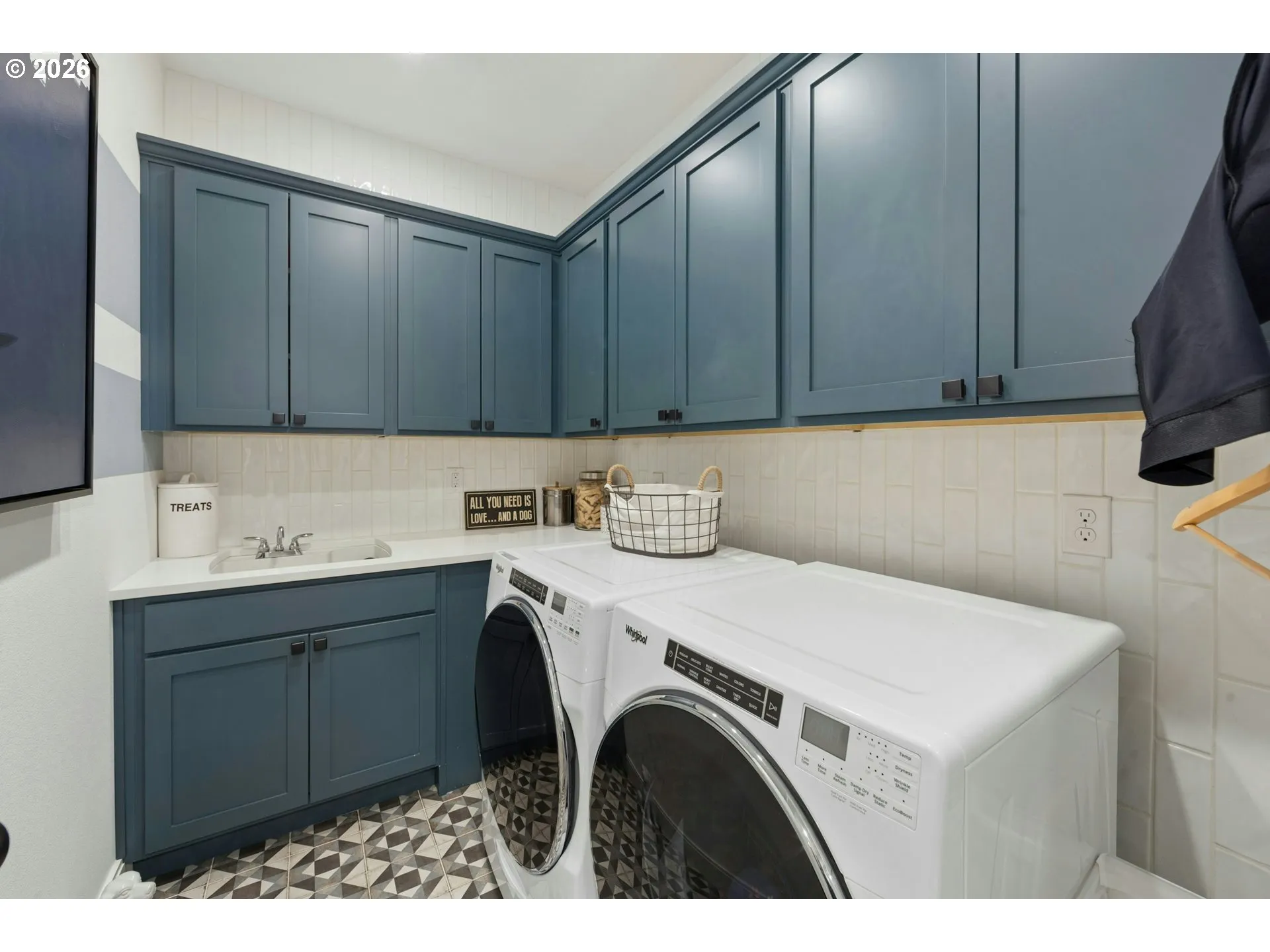 Laundry-Upper