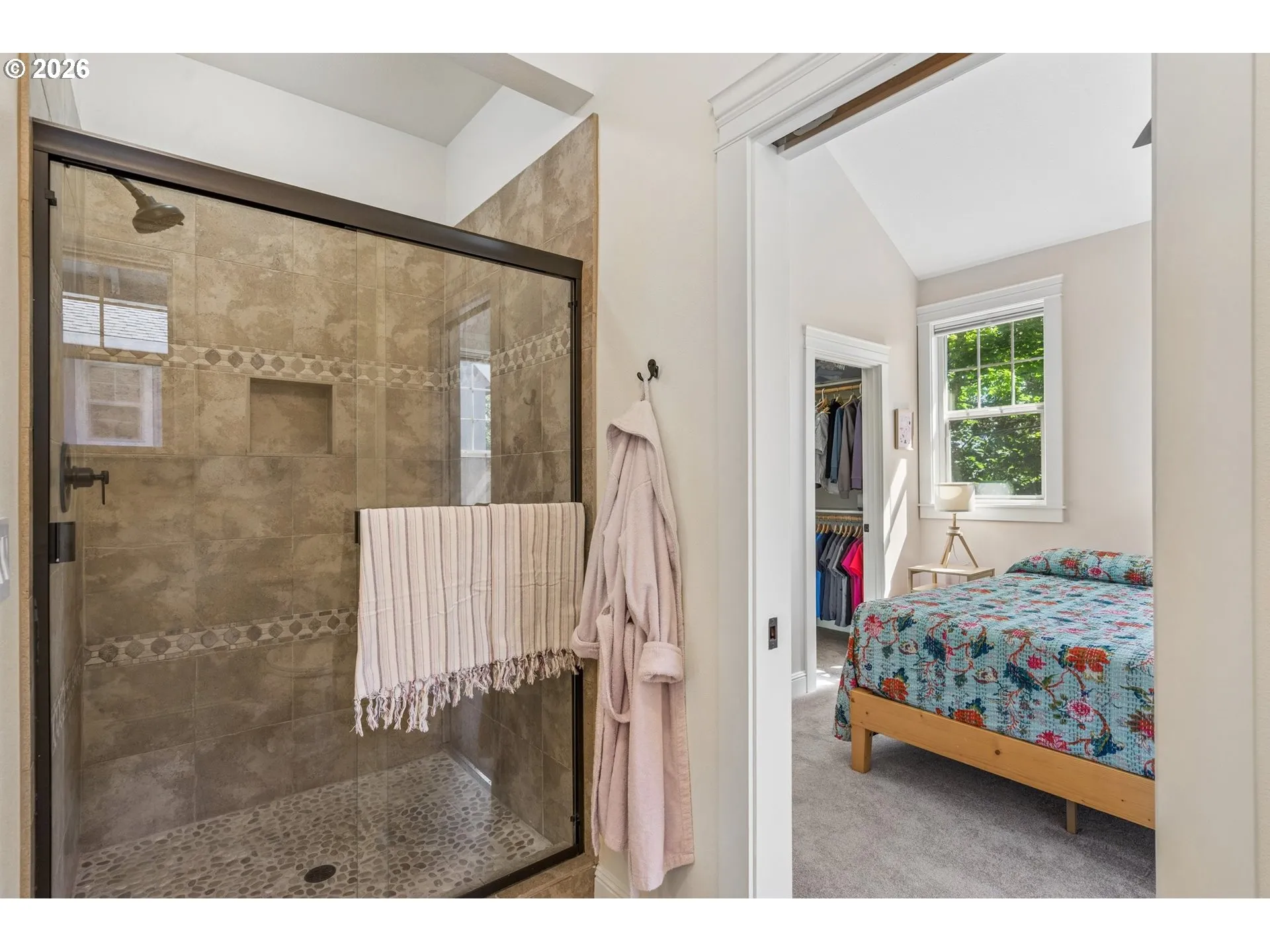 En Suite Bathroom-Upper