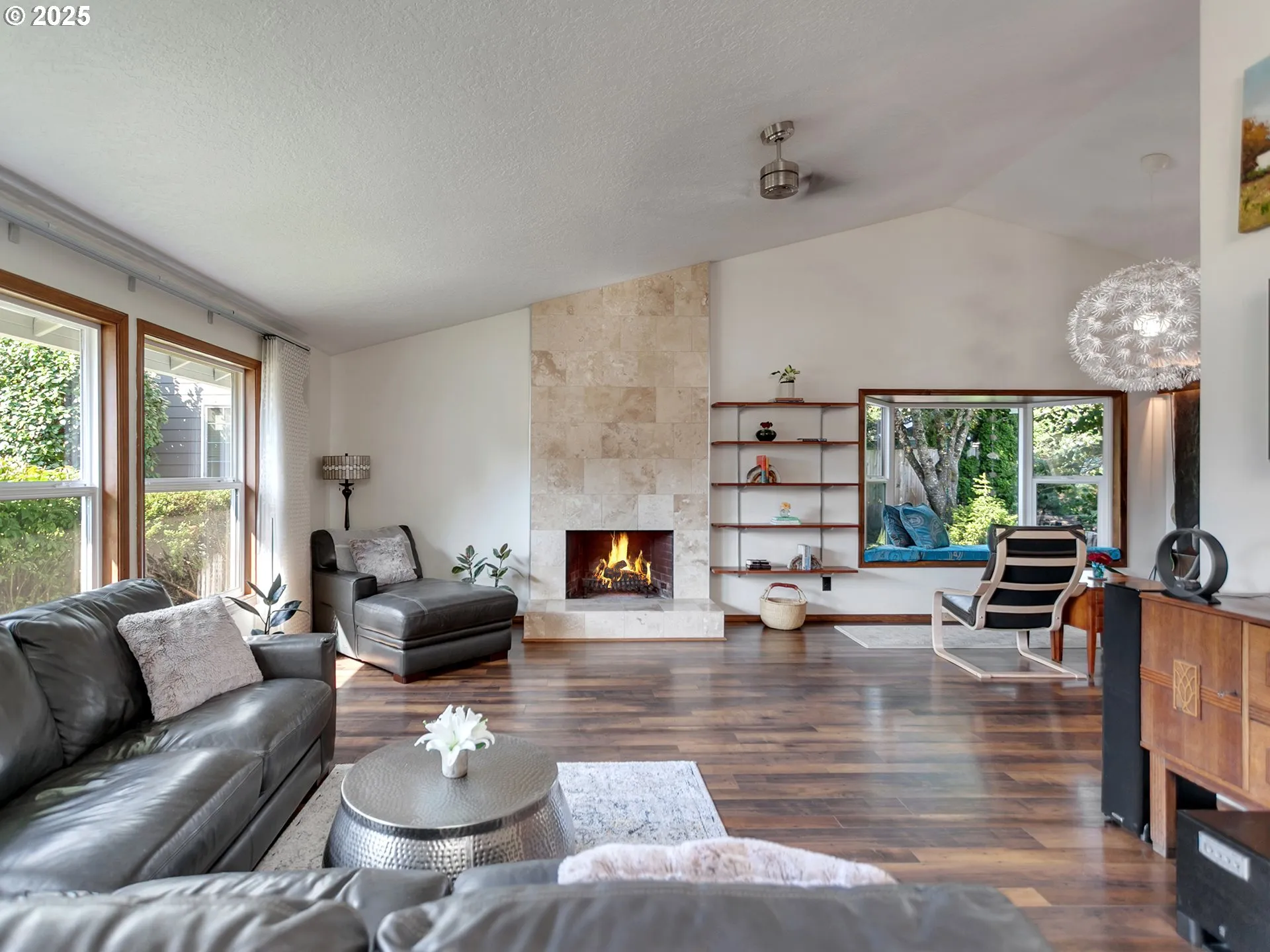 Living Room-Fireplace