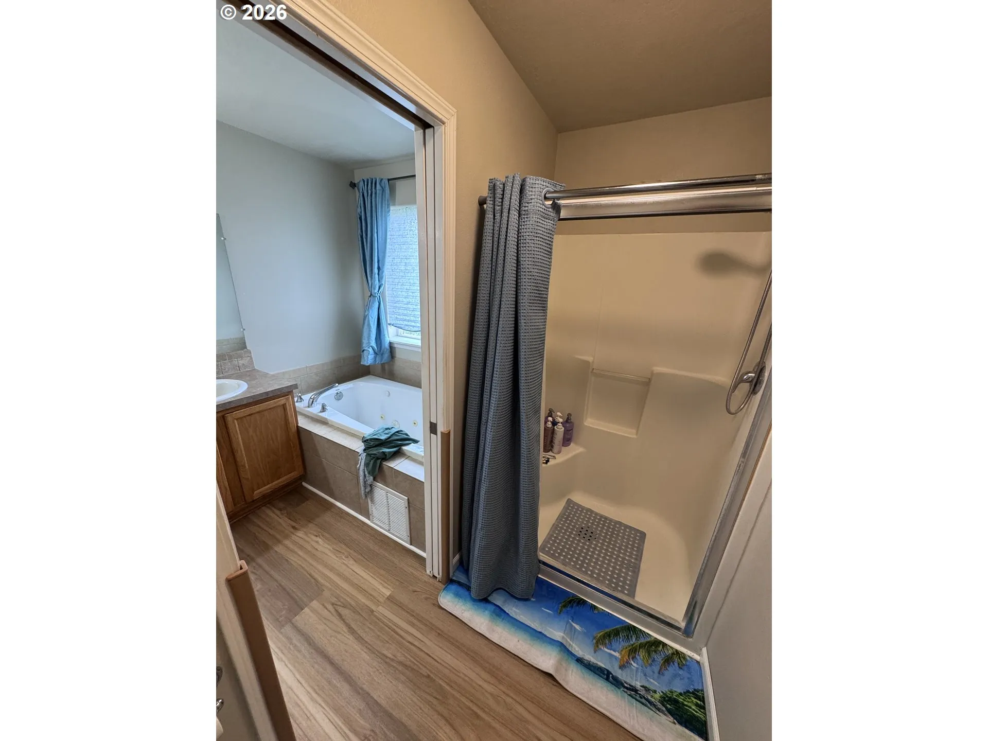 Bathroom-Walk in Shower