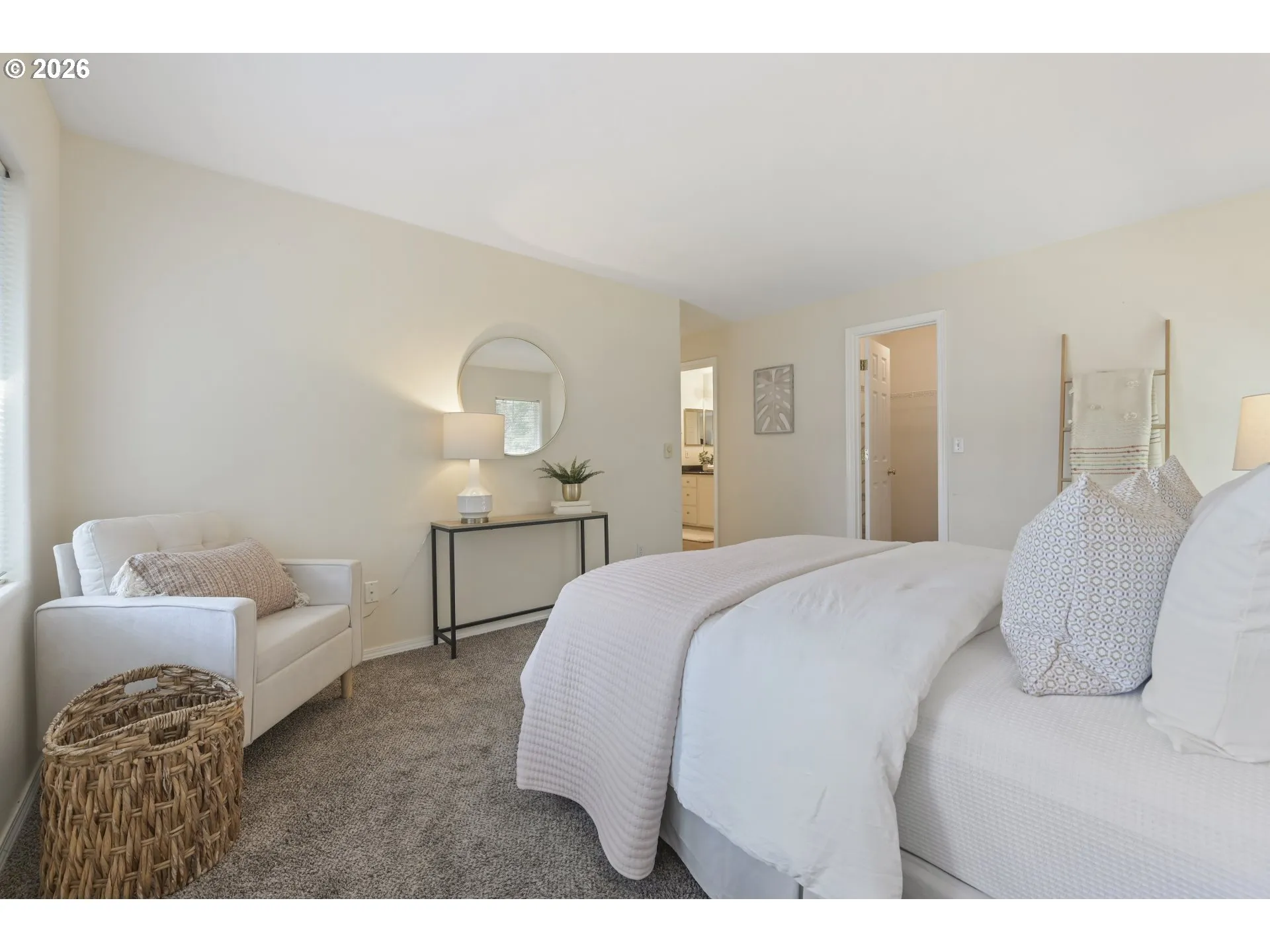 Bedroom, Primary