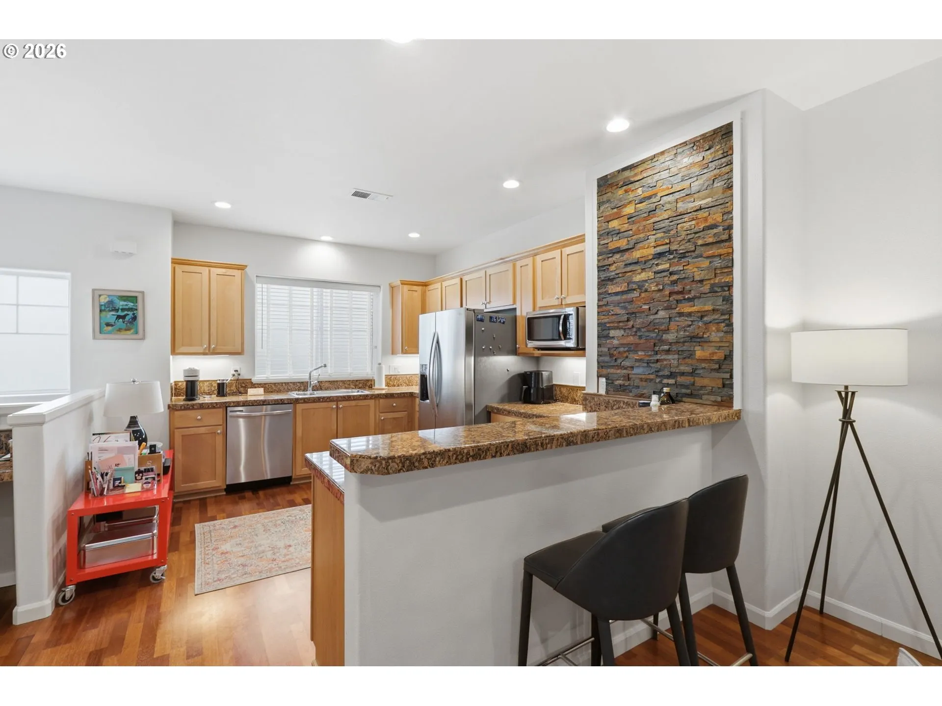 Kitchen-Breakfast Bar