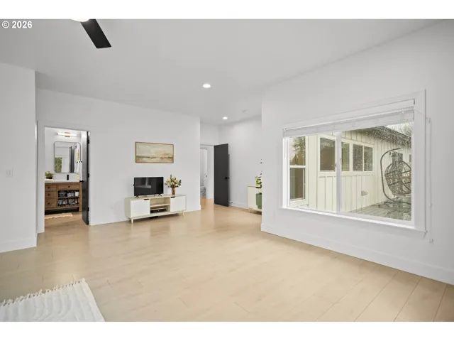 Owner's Suite Bedroom-Main