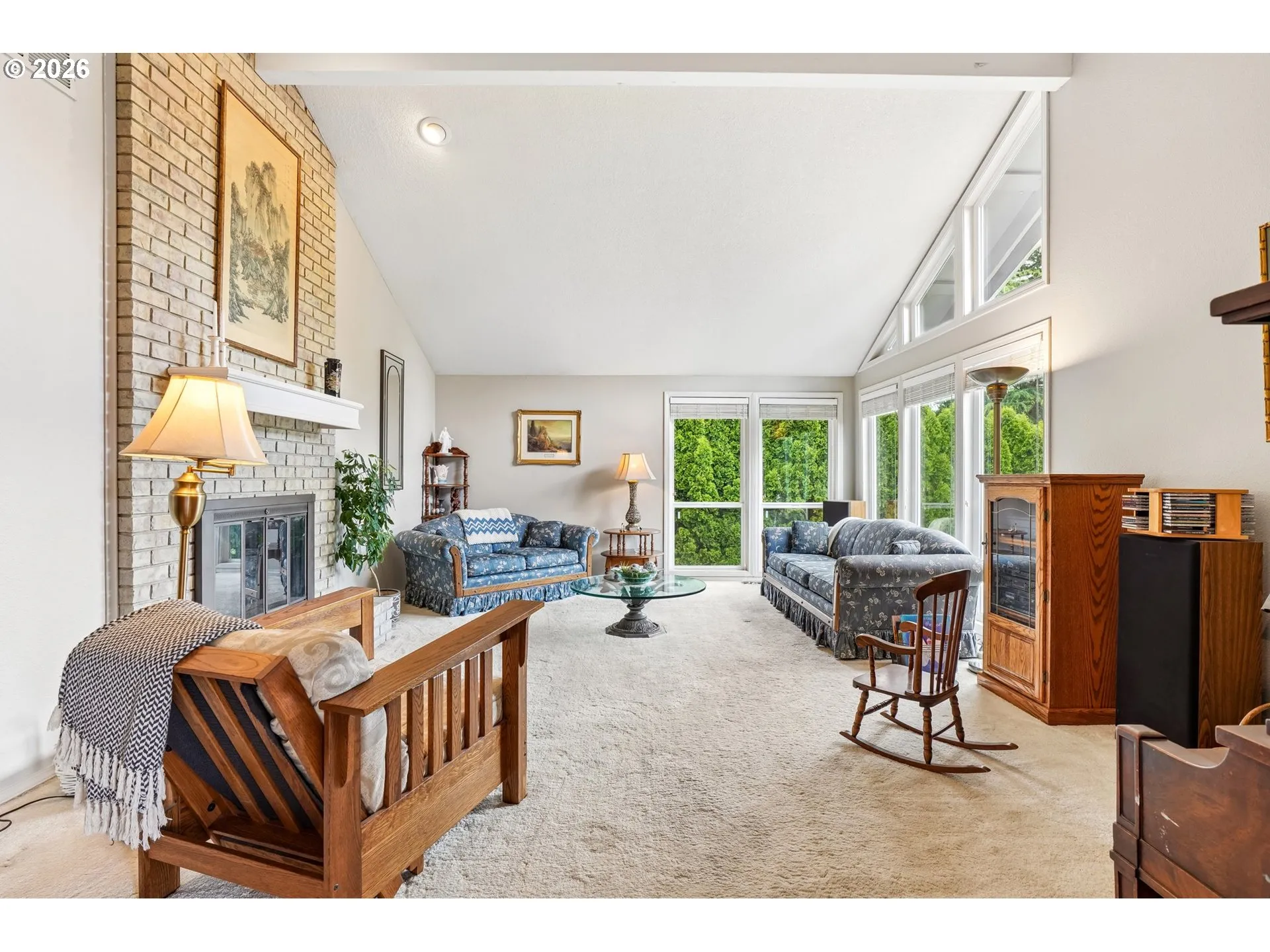 Living Room-Vaulted Ceilings