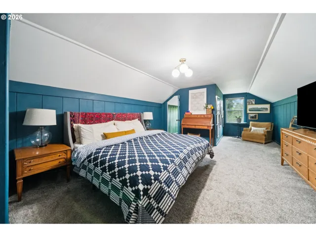 Owner's Suite Bedroom-Upper