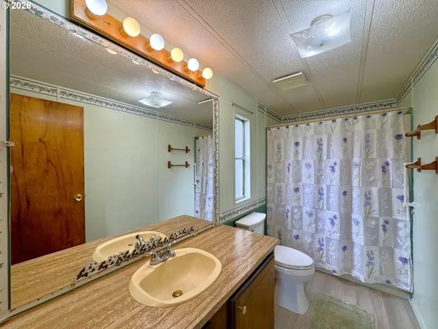 Owner's Suite Bathroom