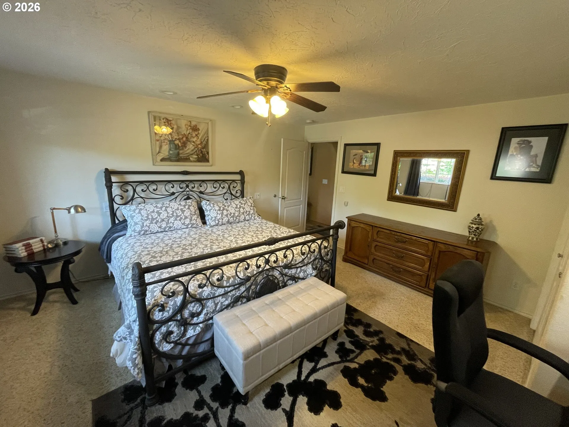 Bedroom, Primary