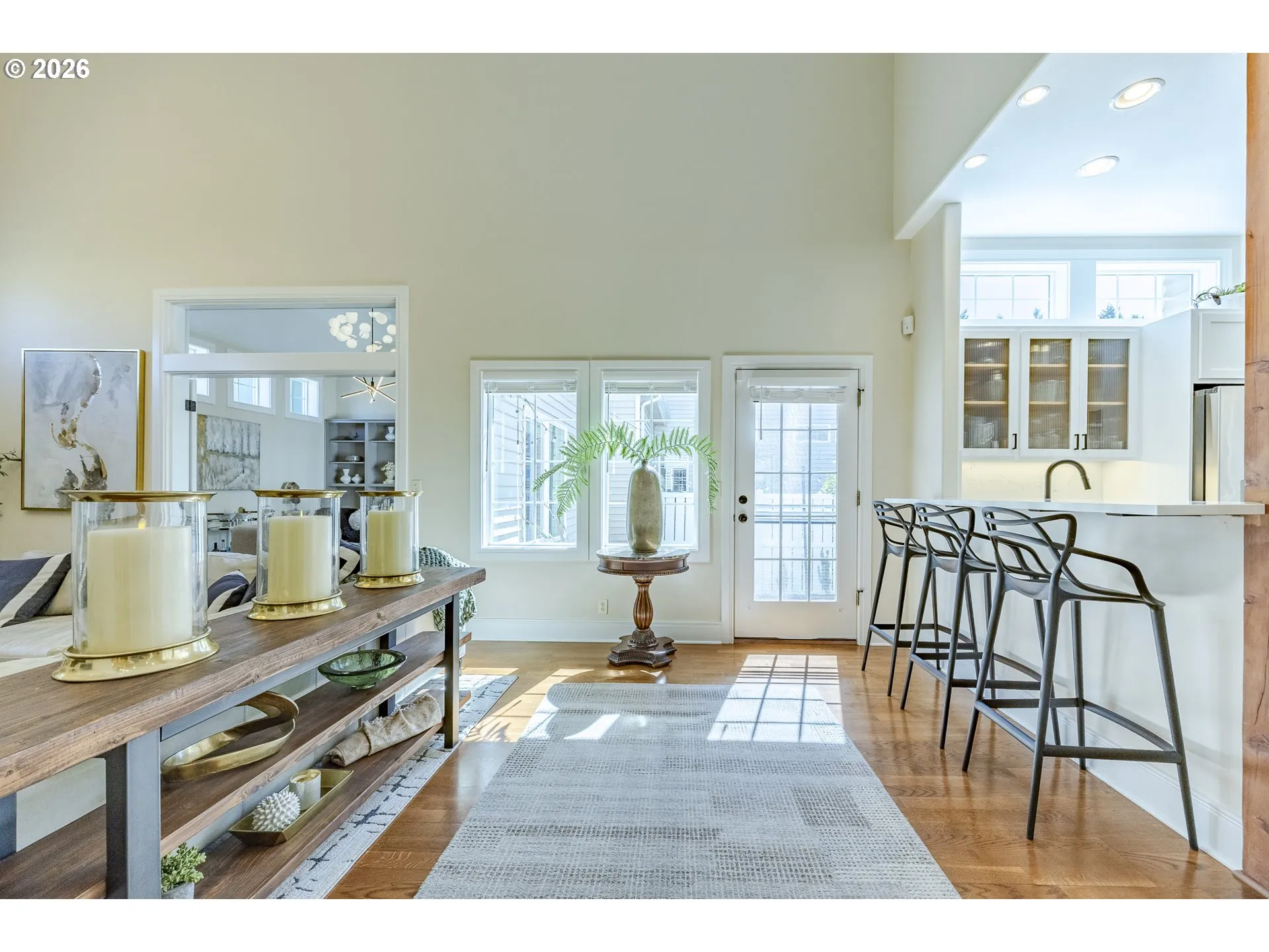 Kitchen-Breakfast Bar