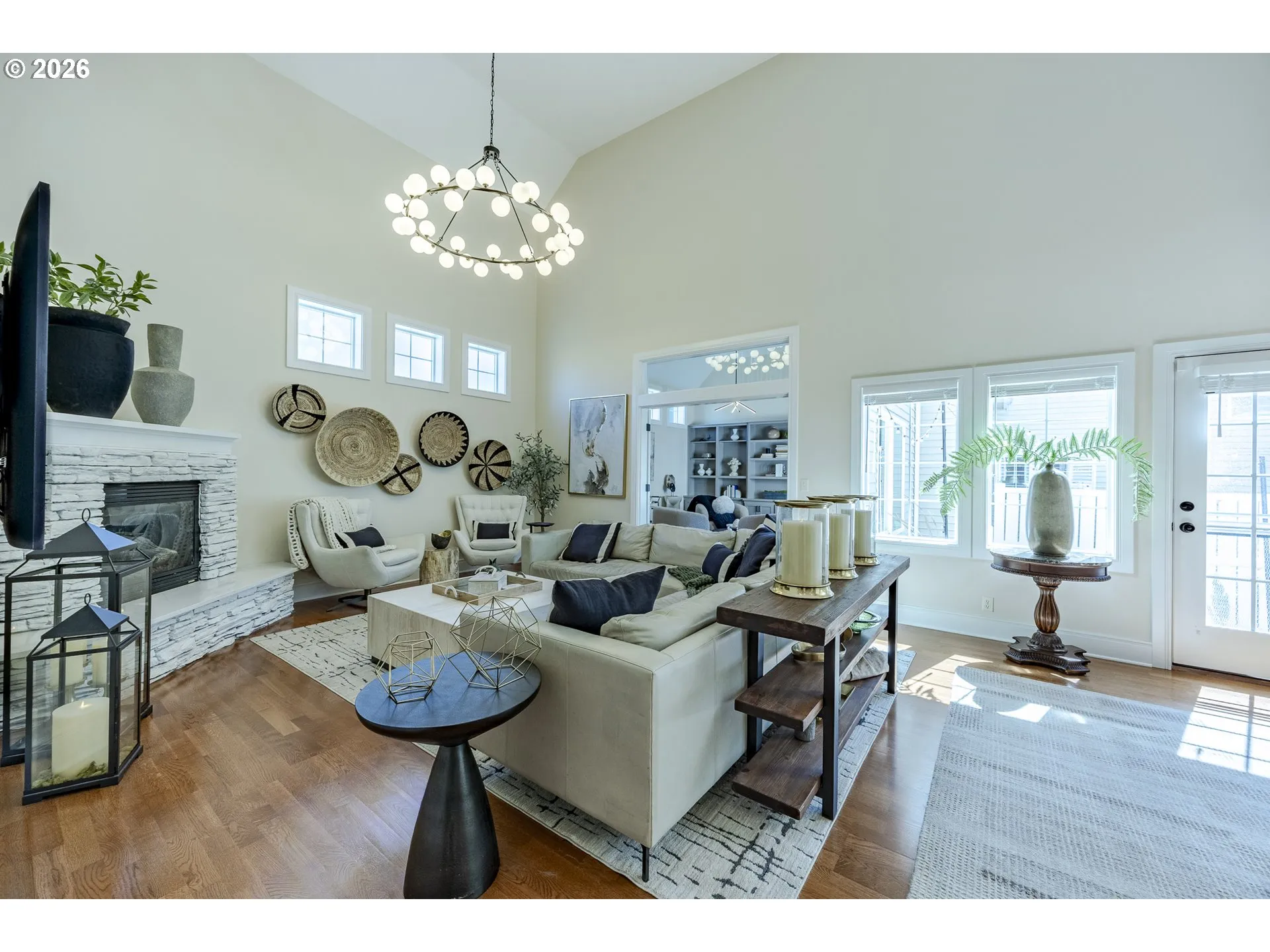 Living Room-Vaulted Ceilings