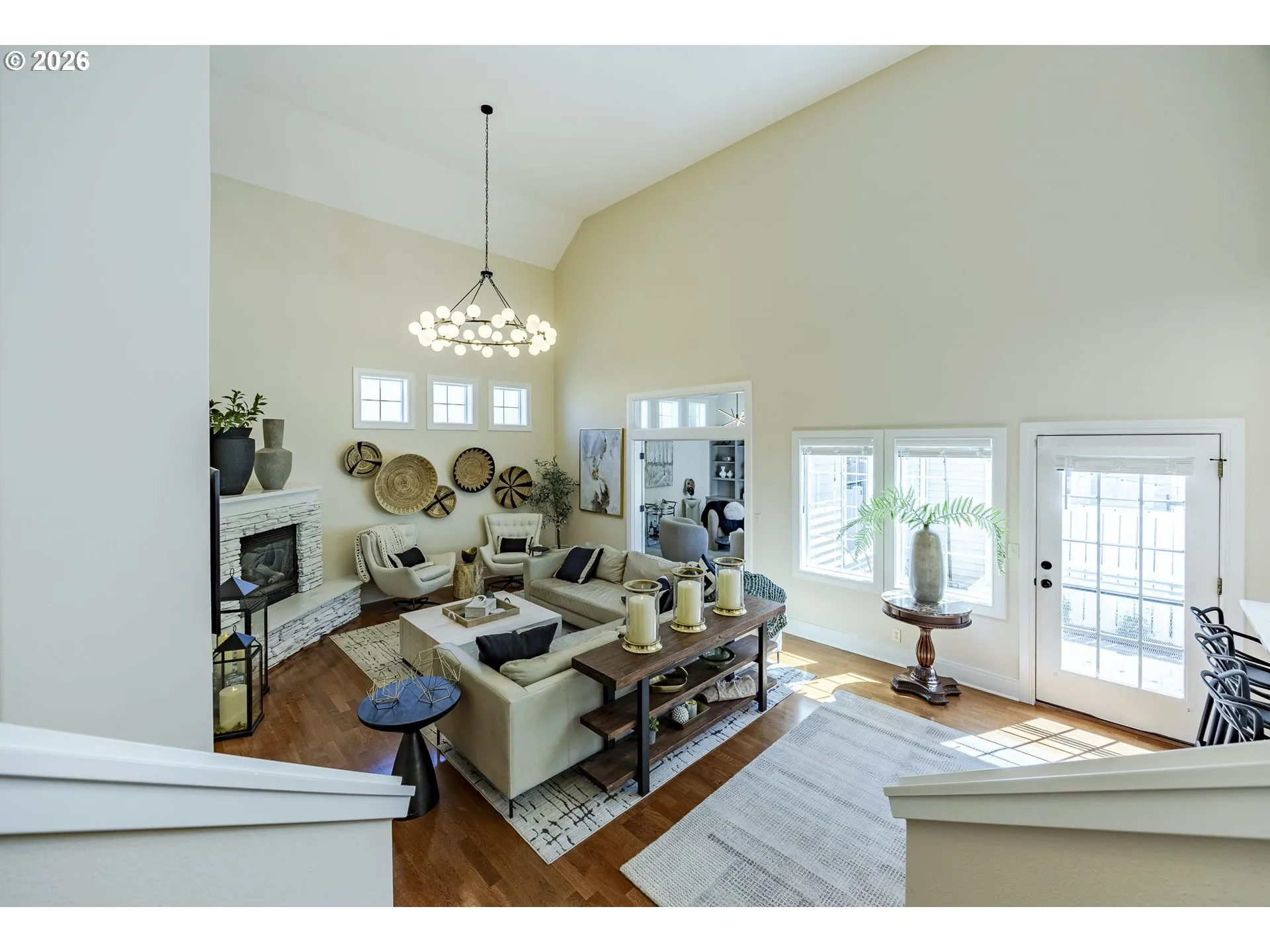 Living Room-Vaulted Ceilings