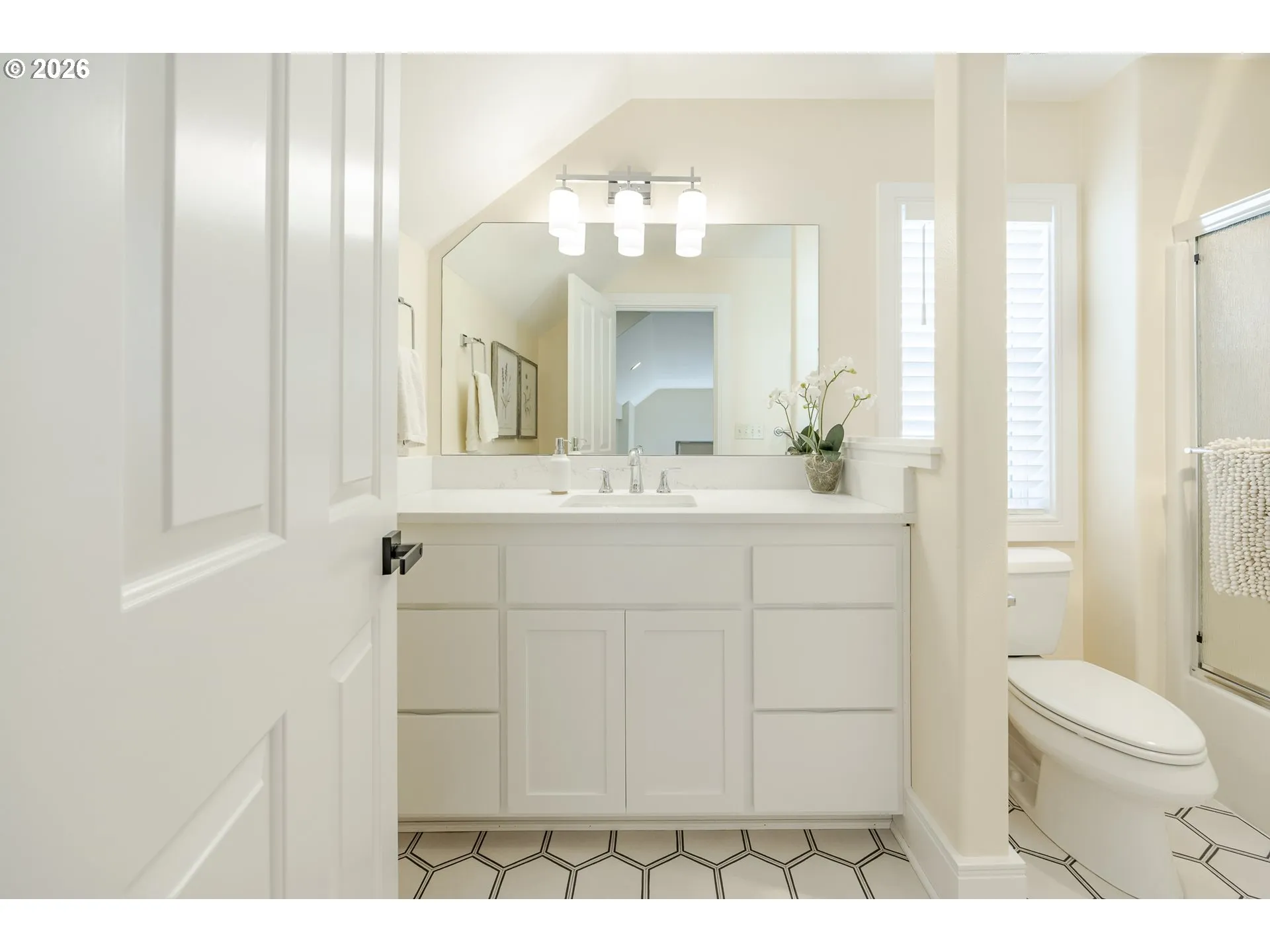 Bathroom-Upper