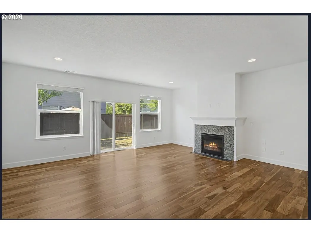 Living Room-Fireplace