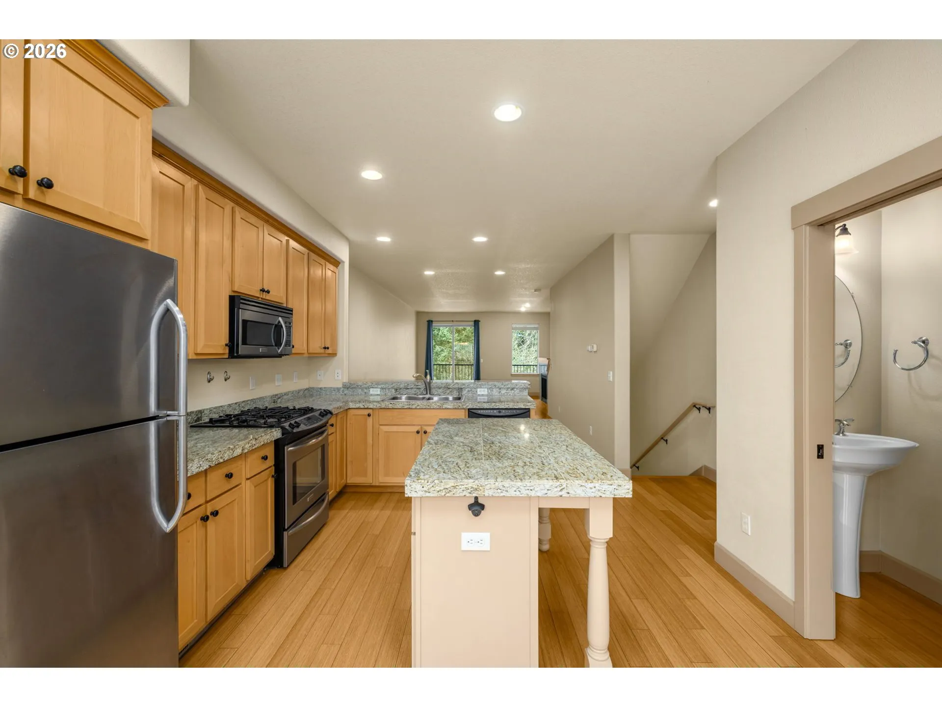 Kitchen-Breakfast Bar