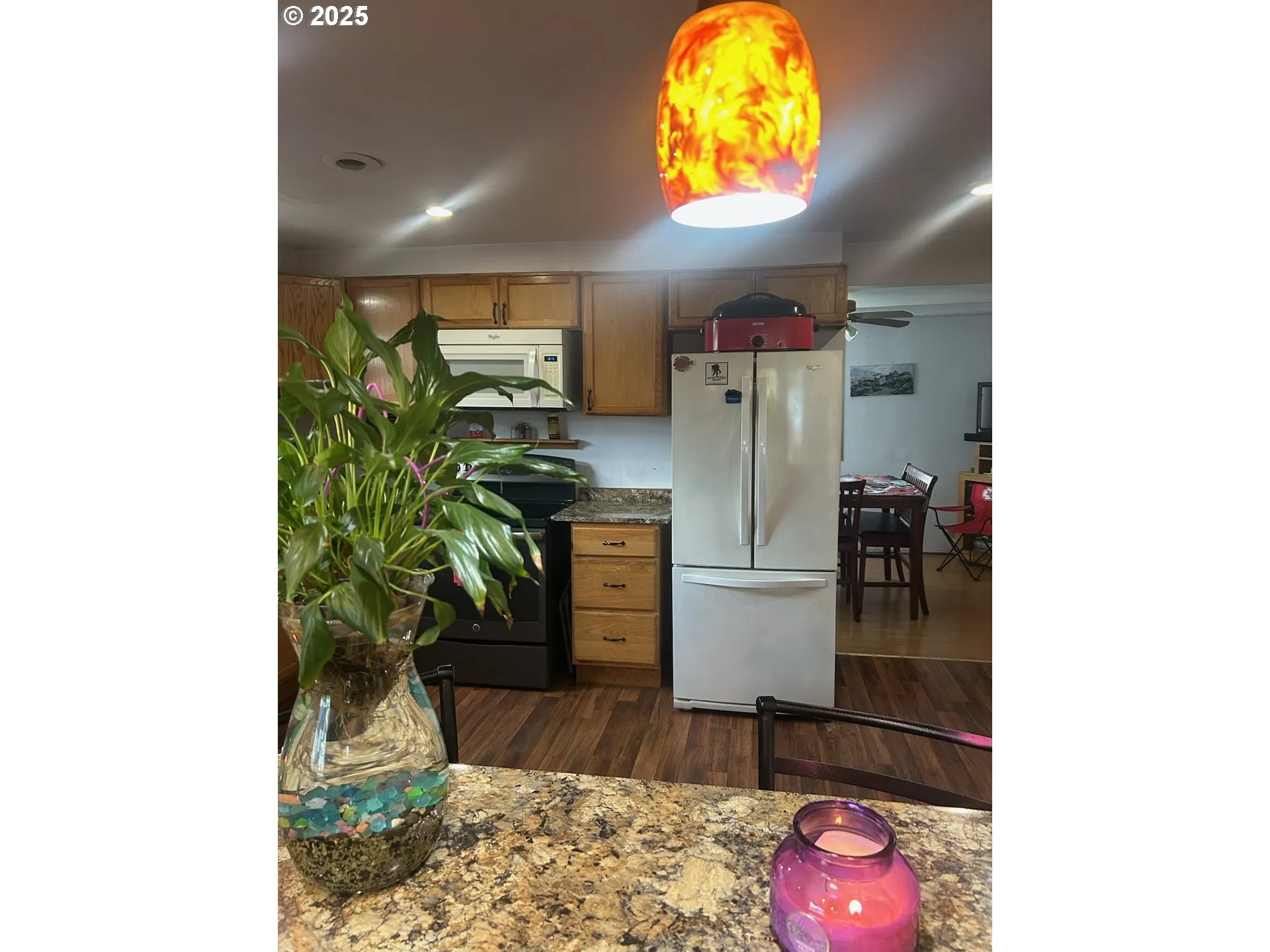 Kitchen-Breakfast Bar