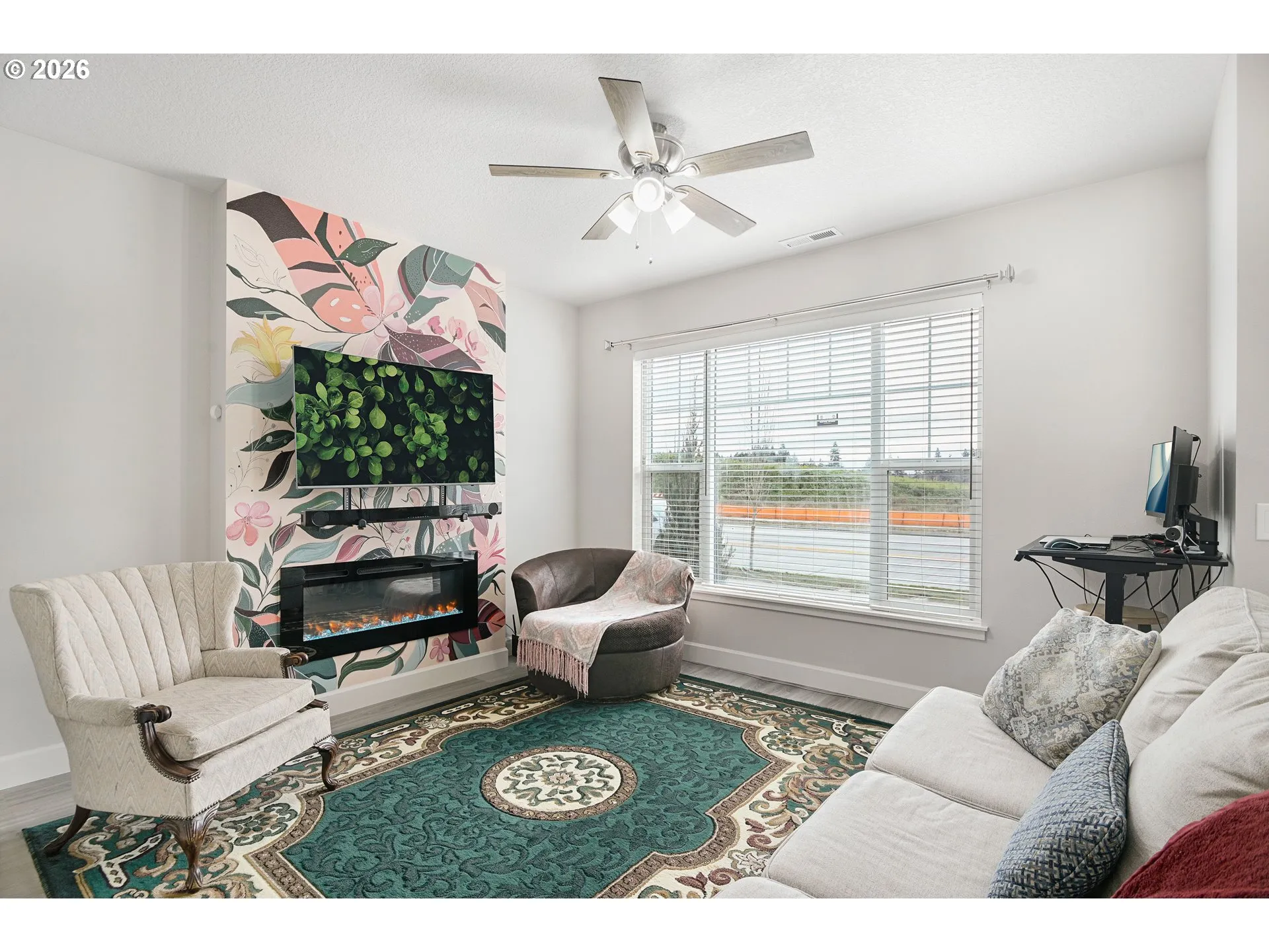 Living Room-Fireplace