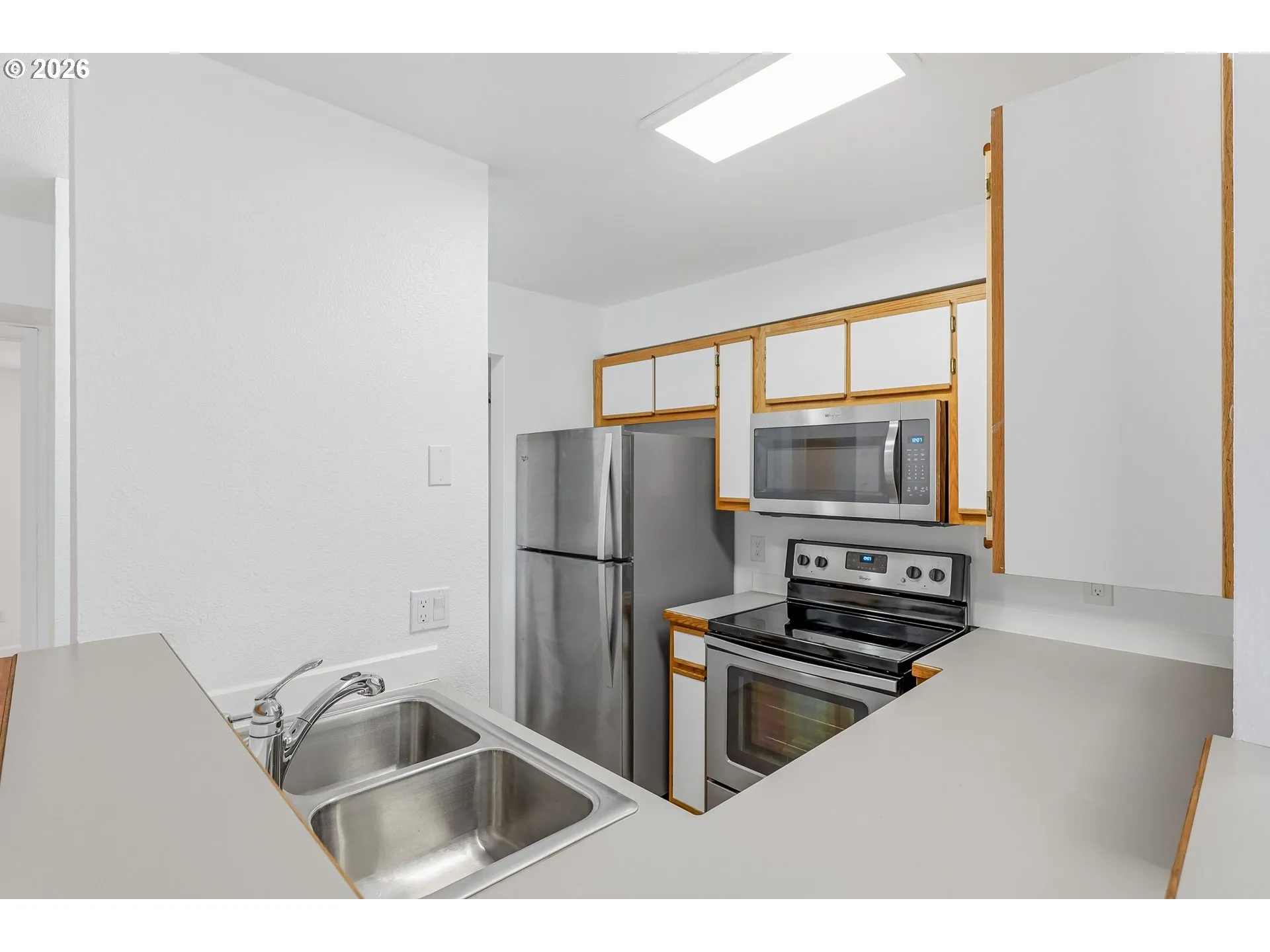 Kitchen-Breakfast Bar