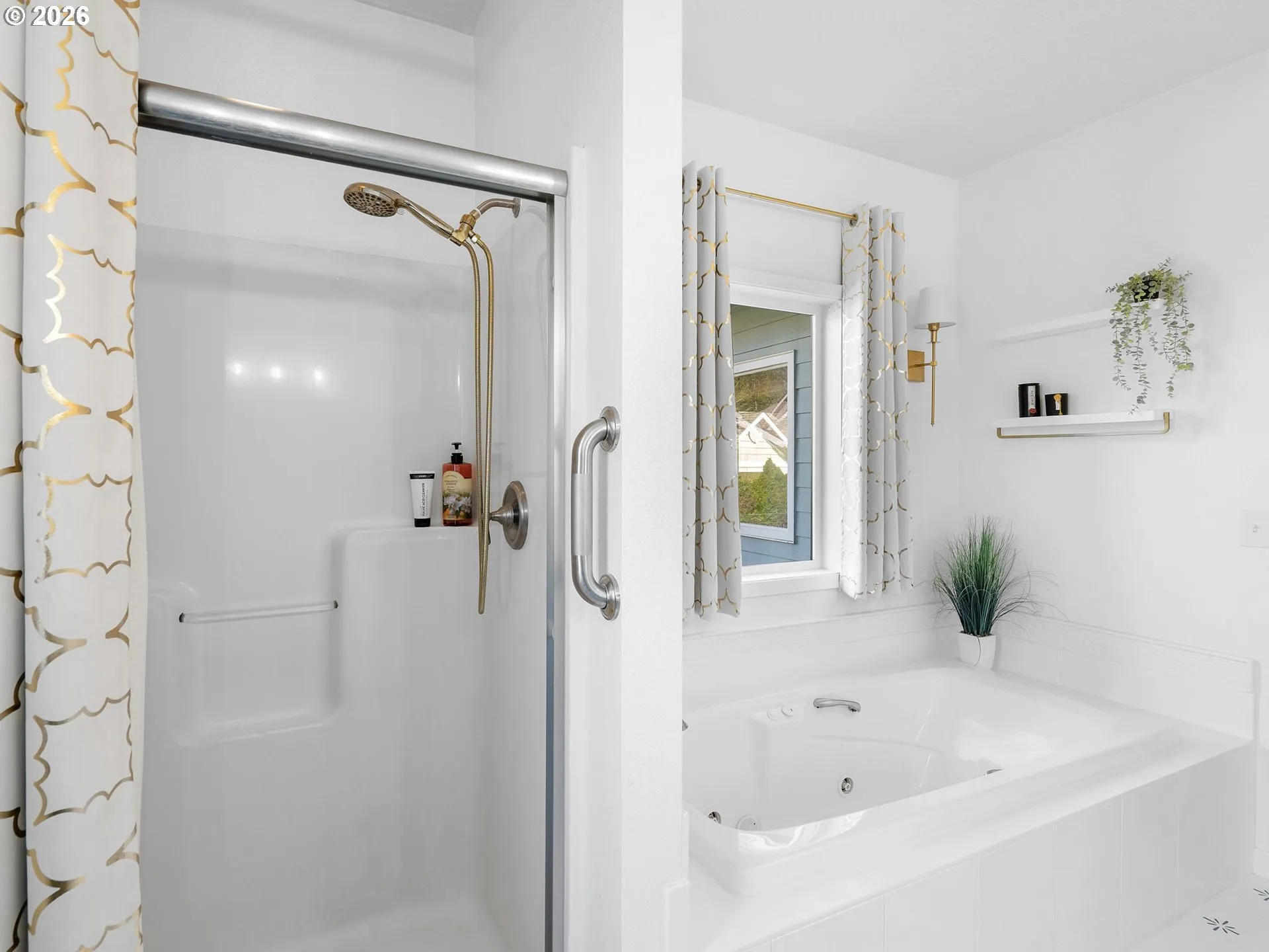 Primary Bedroom-Attached Bathroom