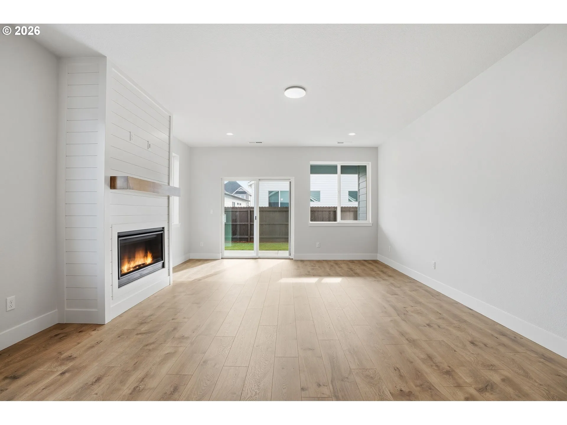 Living Room-Fireplace