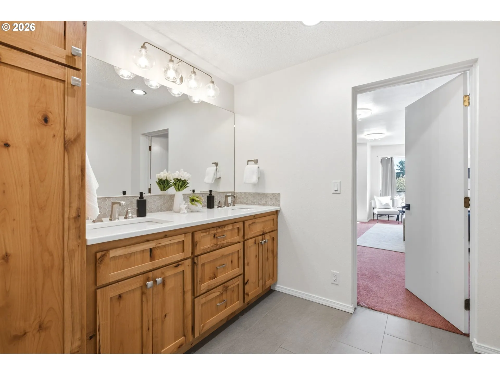 Bathroom-Upper