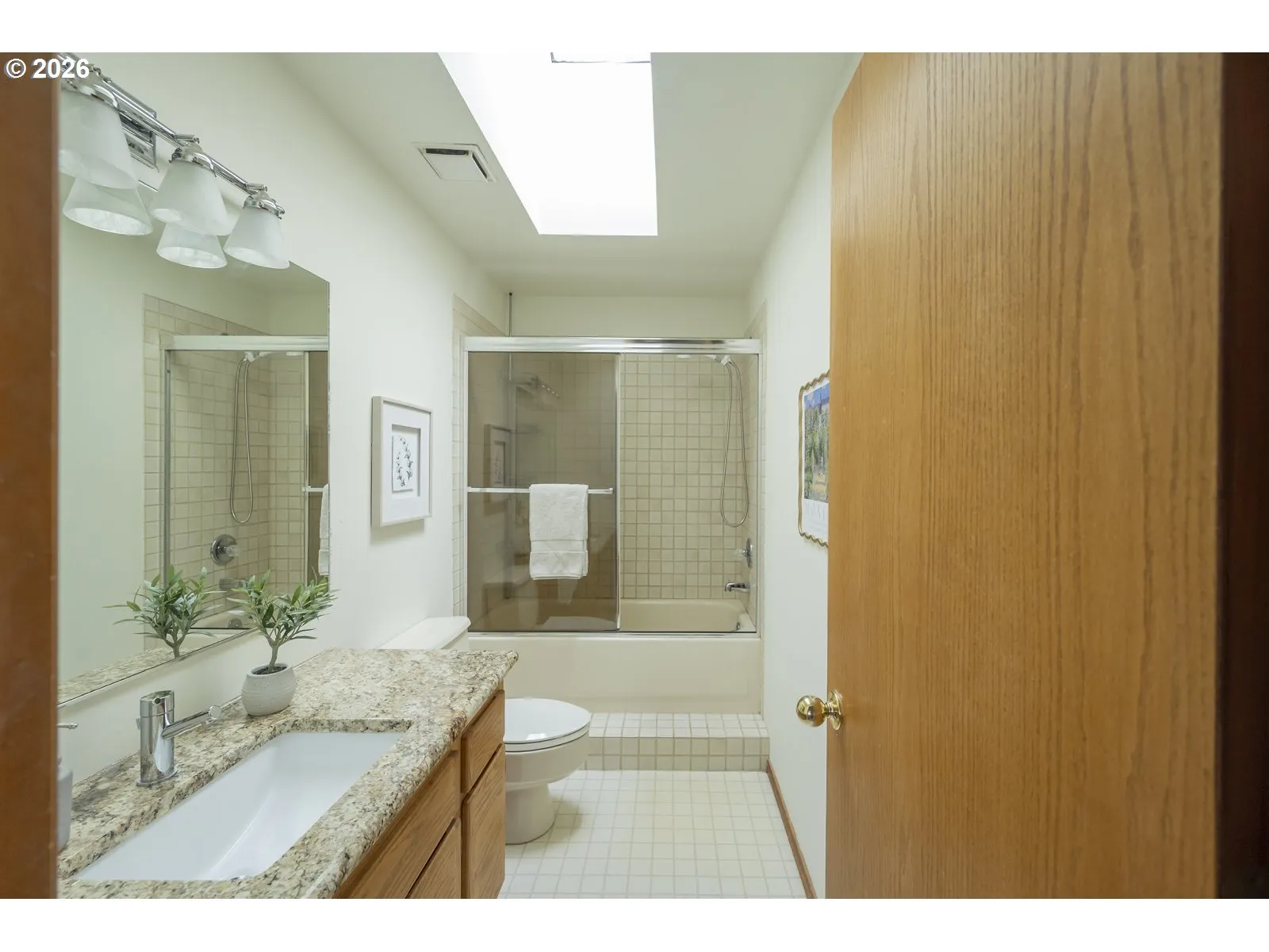 Bathroom-Upper