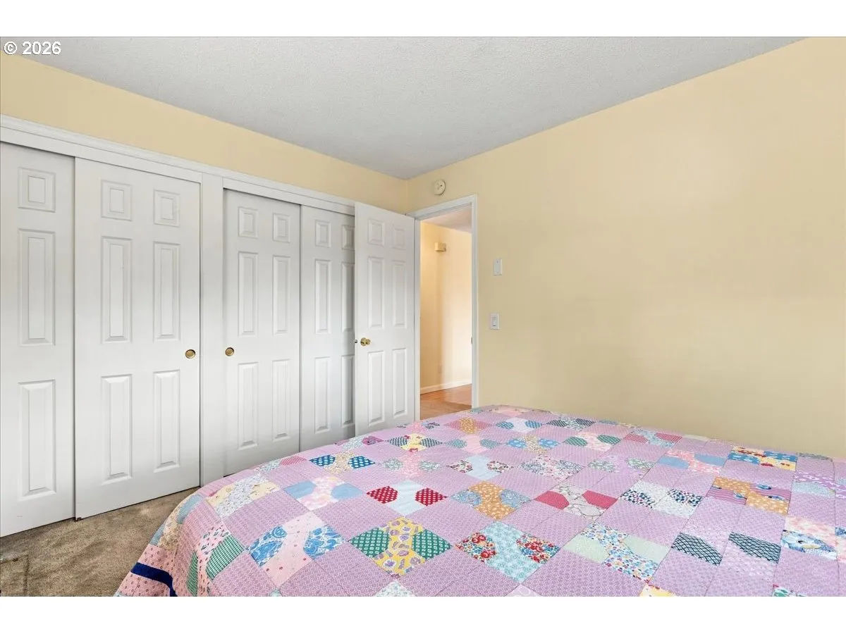 Bedroom, Primary