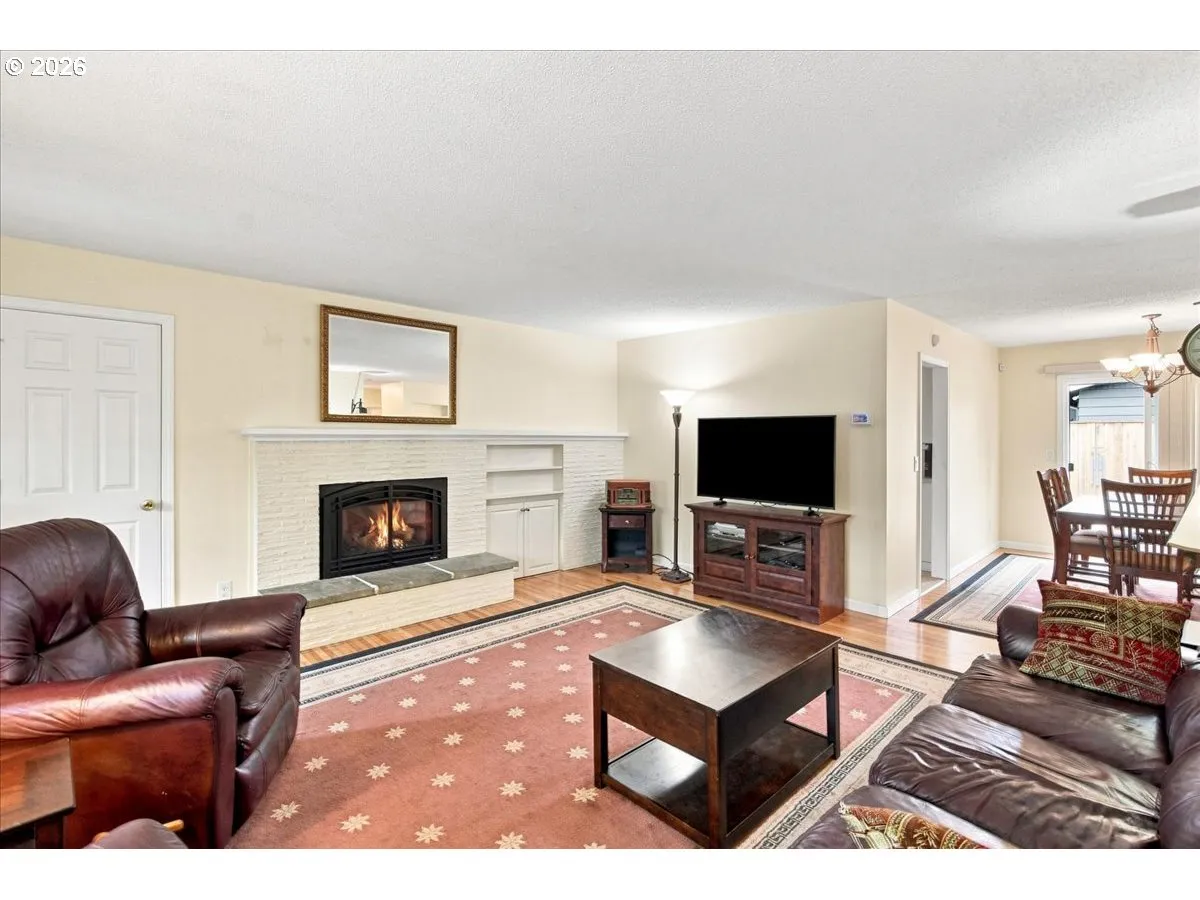 Living Room-Fireplace