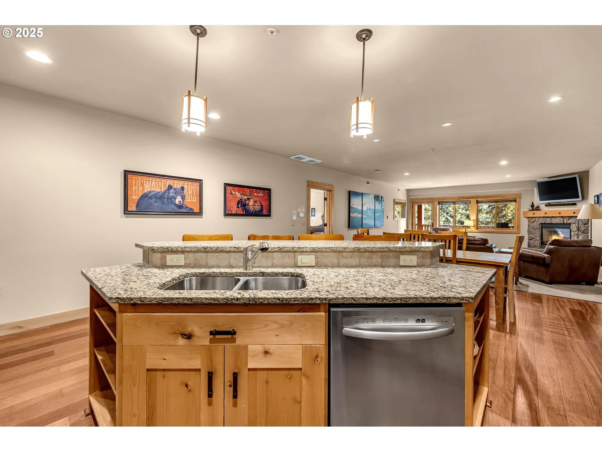Kitchen-Eating Area
