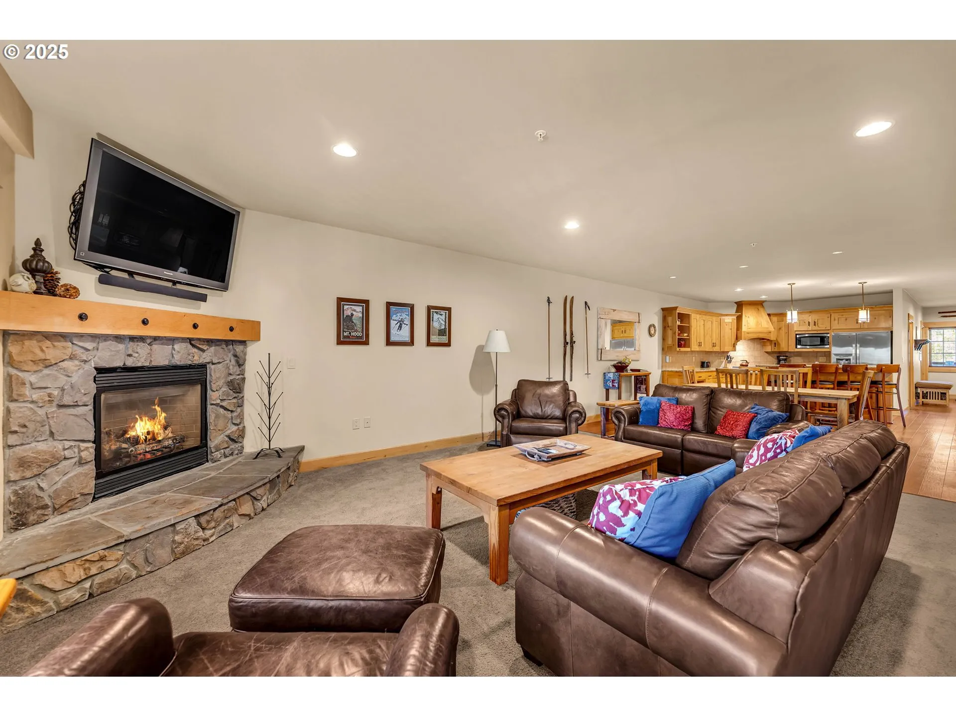 Living Room-Fireplace