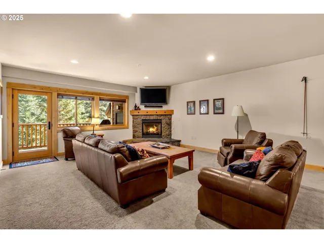 Living Room-Fireplace