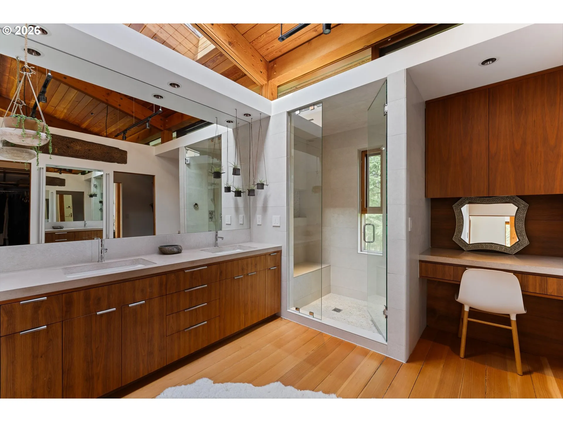 En Suite Bathroom-Upper
