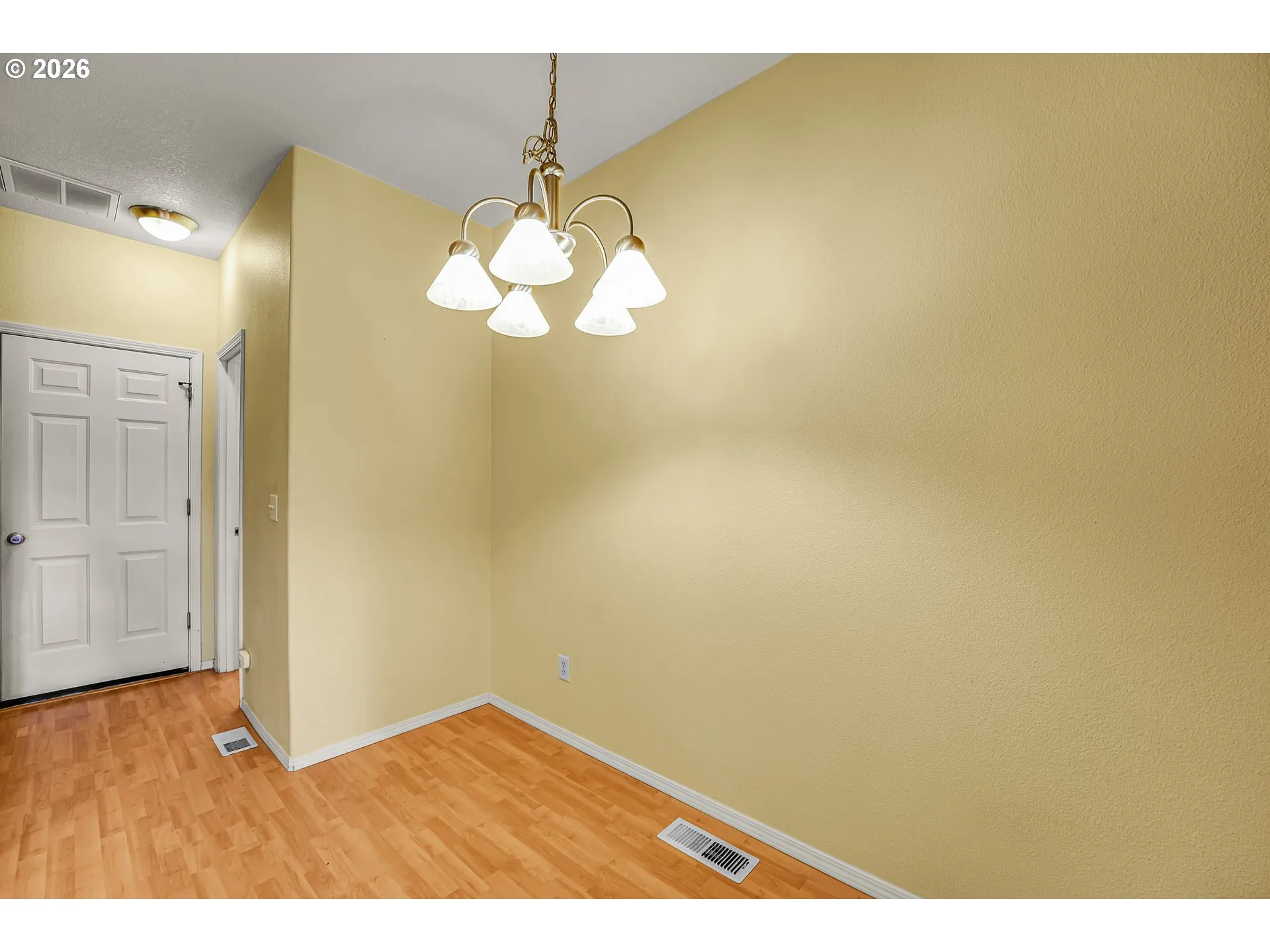 Kitchen-Eating Area