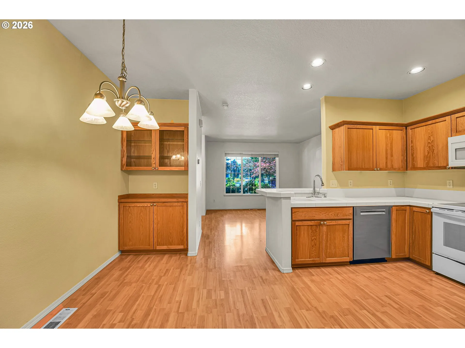 Kitchen/Nook-Eating Area