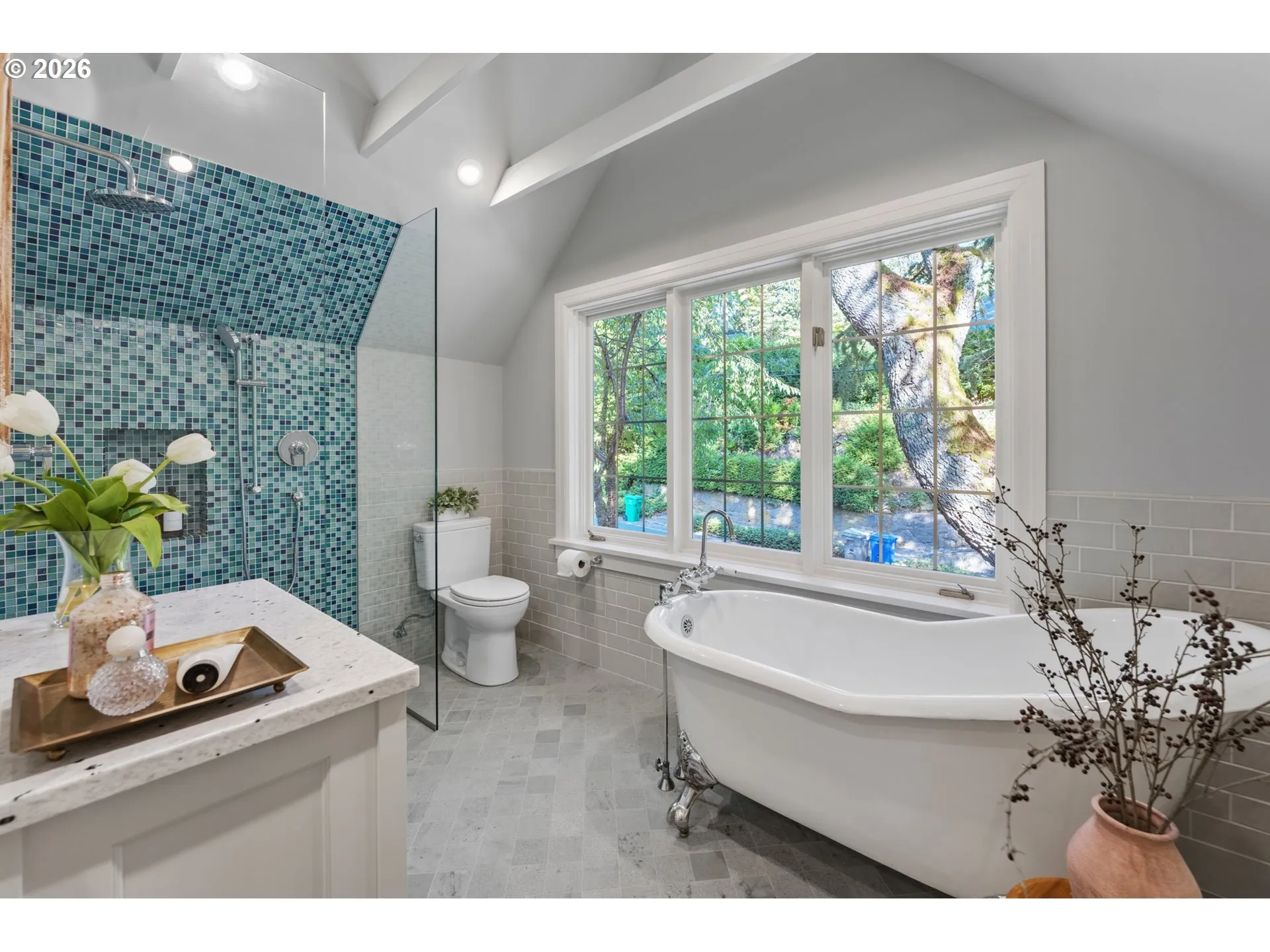 En Suite Bathroom-Upper