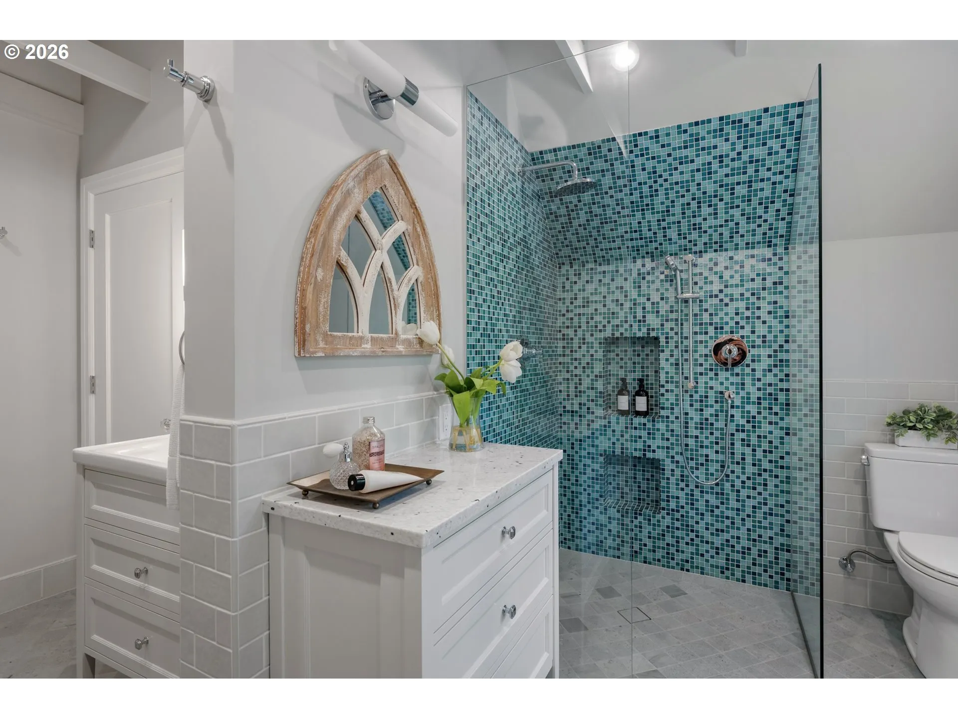 En Suite Bathroom-Upper