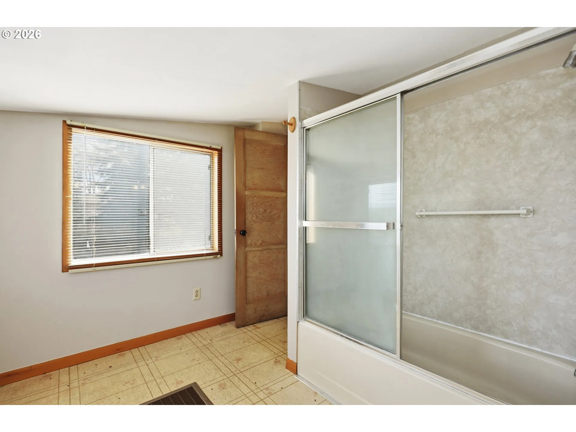 Bathroom-Upper