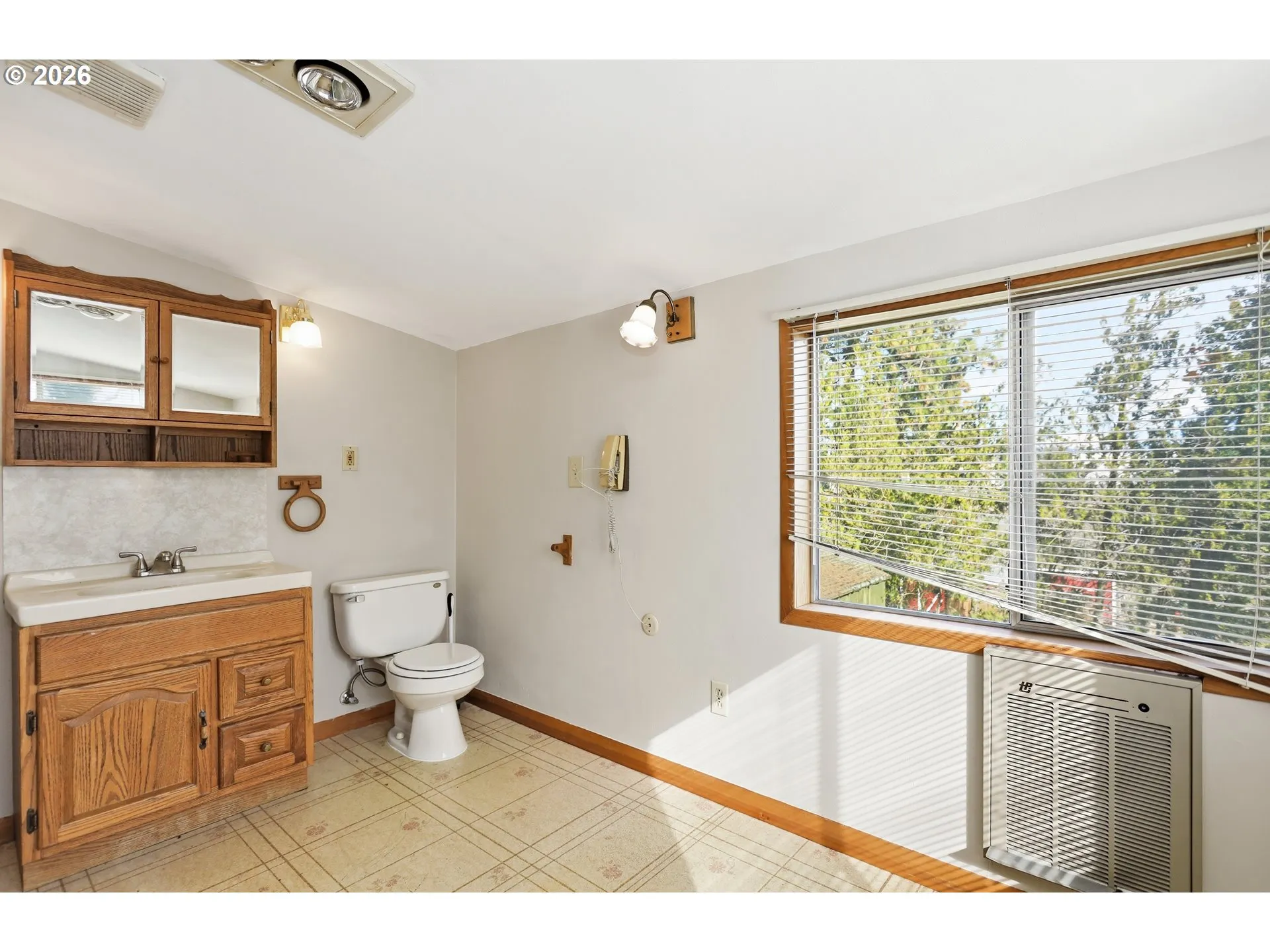Bathroom-Upper