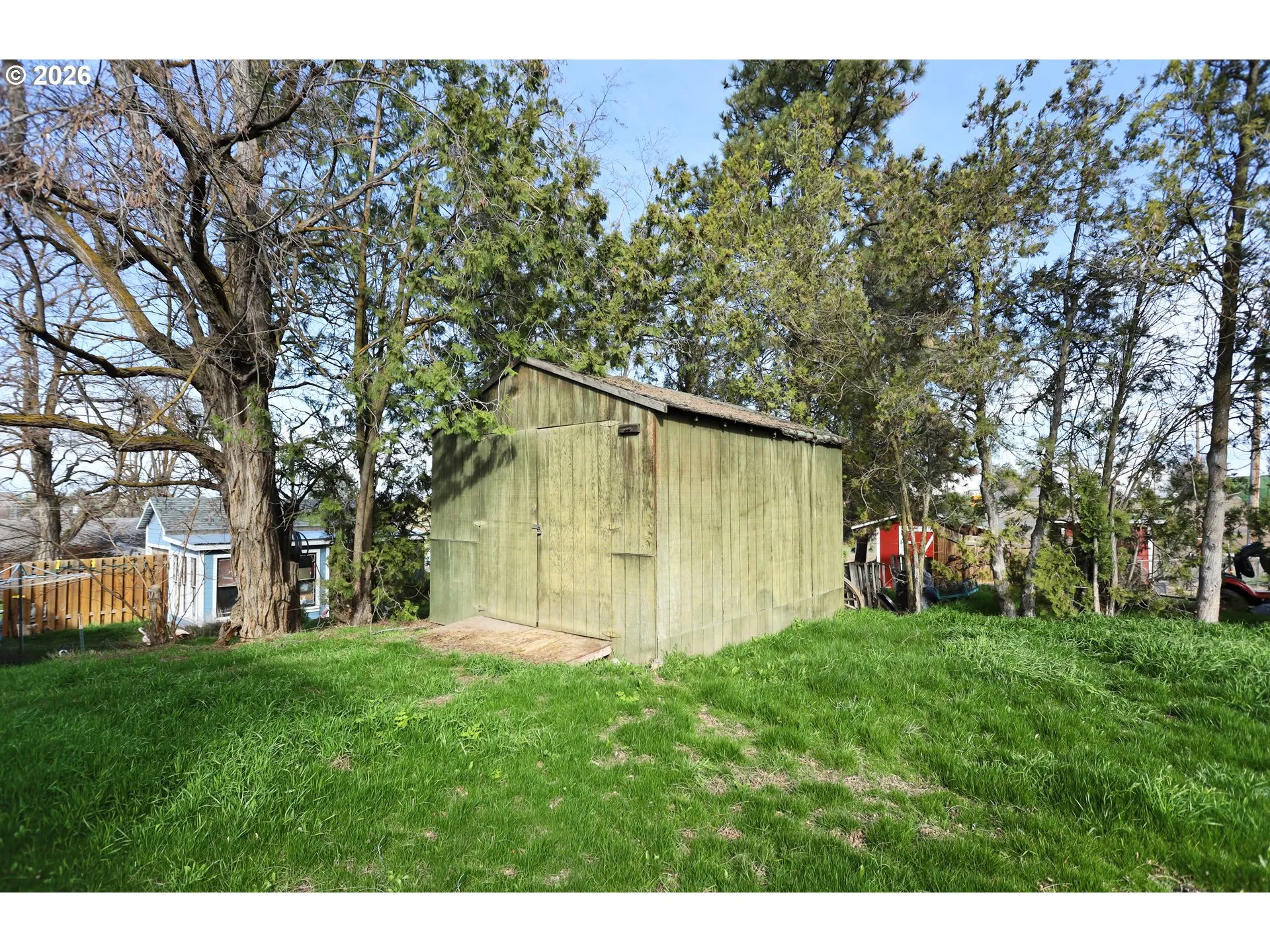 Yard-Back