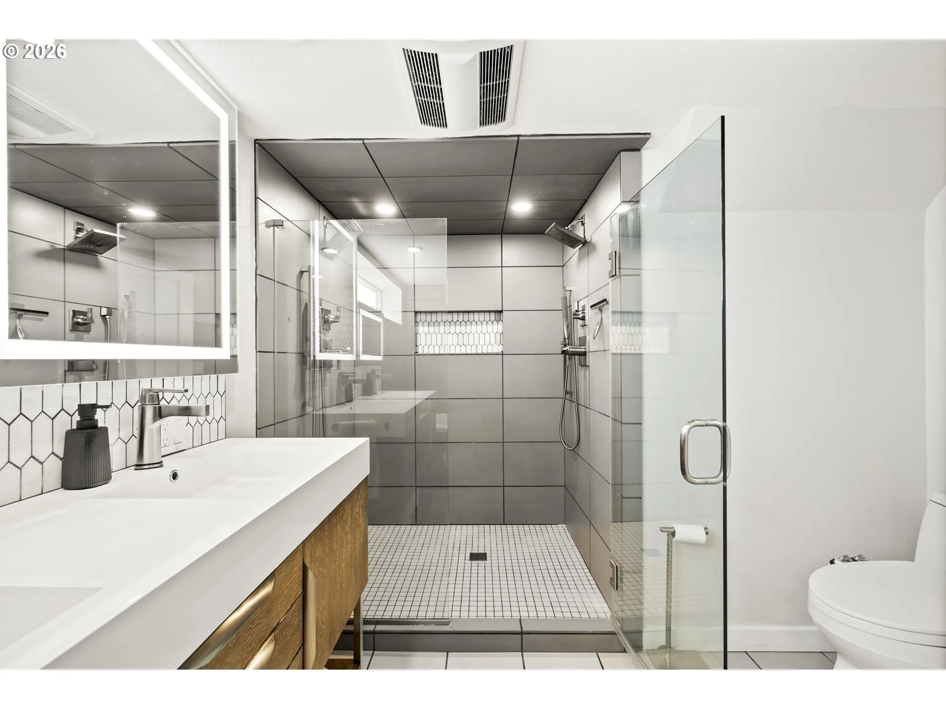 Bathroom-Walk in Shower