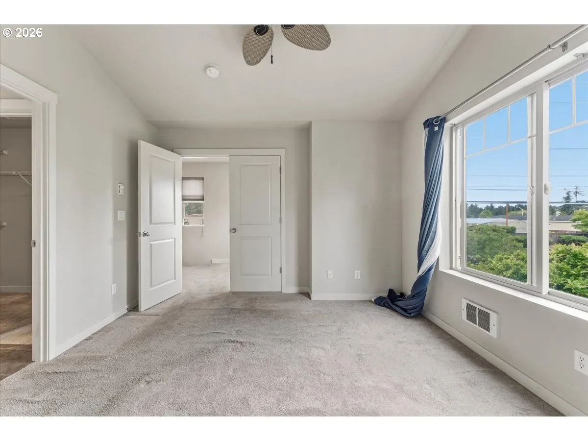 Bedroom, Owner's Suite